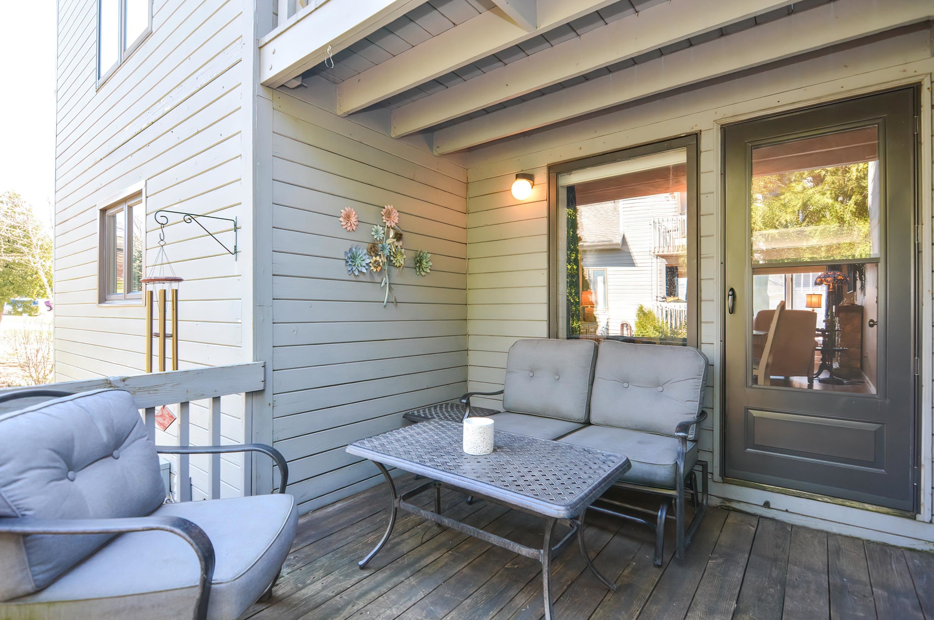 5 Tsienneto Rd, Derry NH  03038-1549 exterior