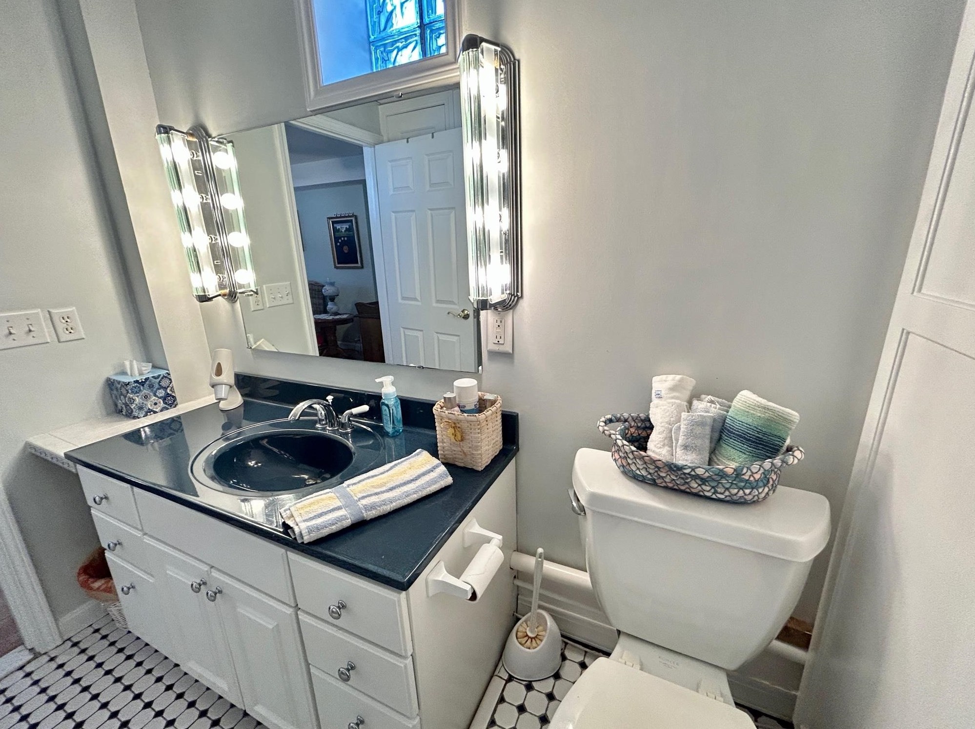 25 Wenmarks Rd, Newton NH 03858-3321 exterior