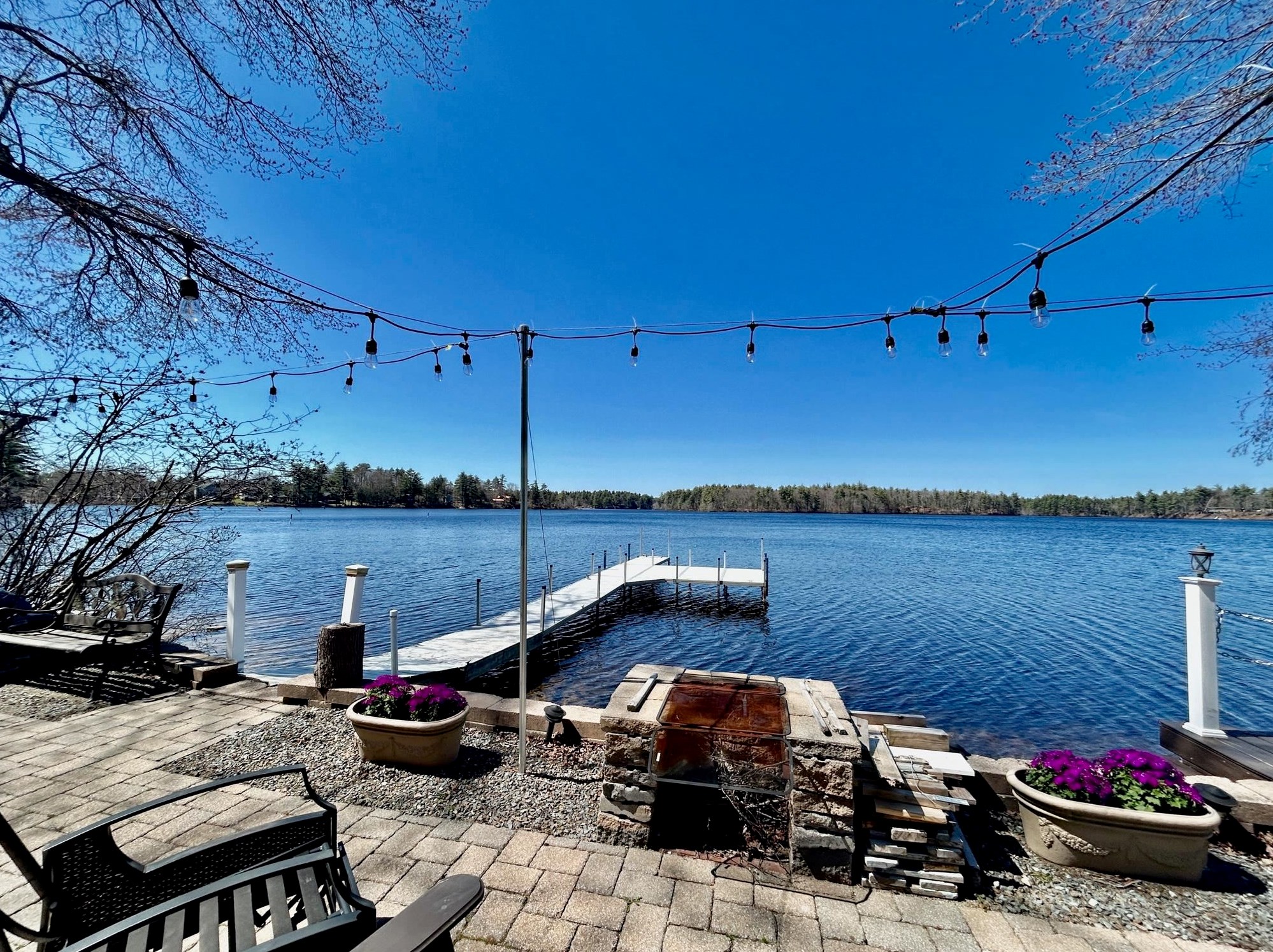 25 Wenmarks Rd, Newton NH 03858-3321 exterior