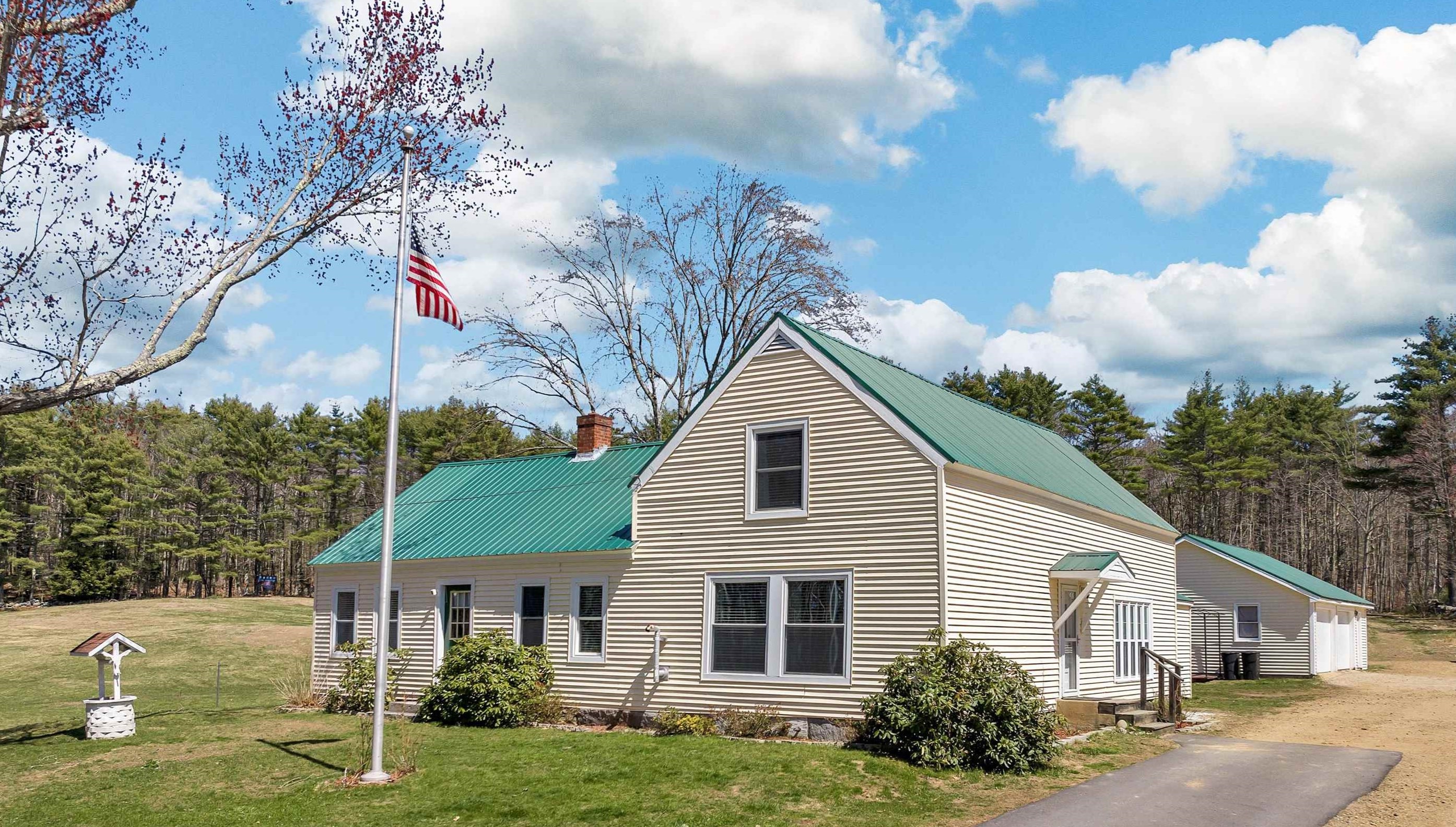198 Old Wolfeboro Rd, Alton, NH 03809