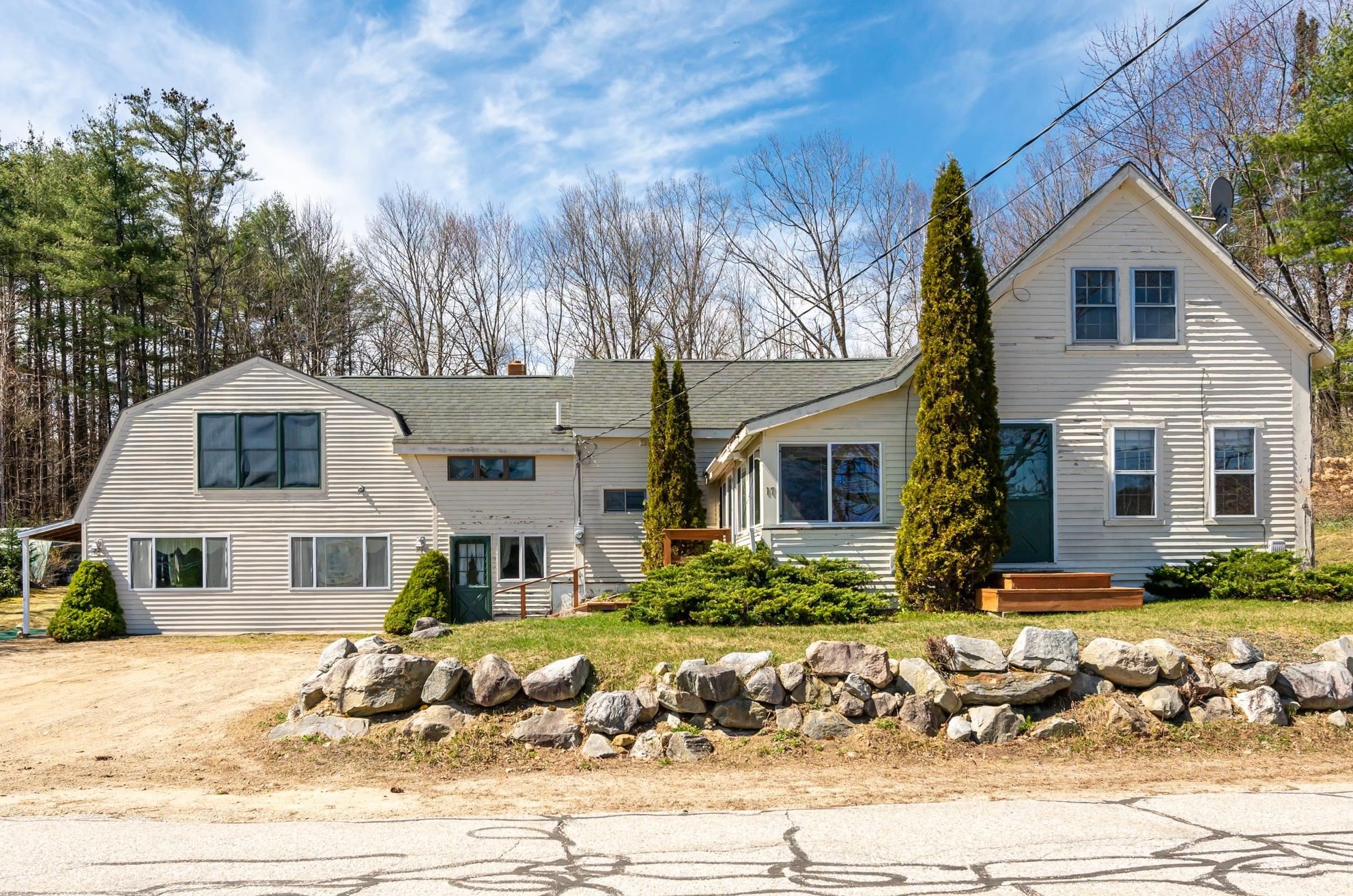 17 Riverside Dr, Alton, NH 03809