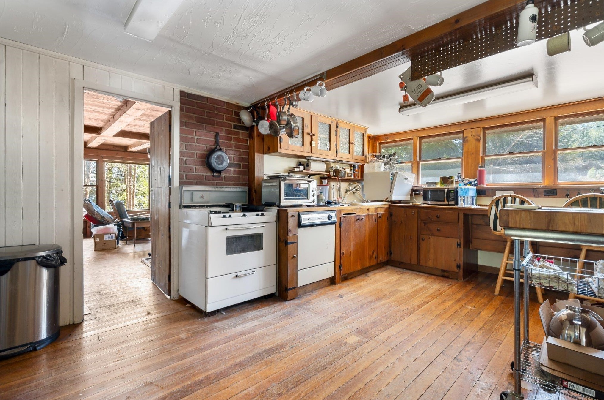 251 Breezy Hl Rd, Bradford NH  03221-3504 exterior