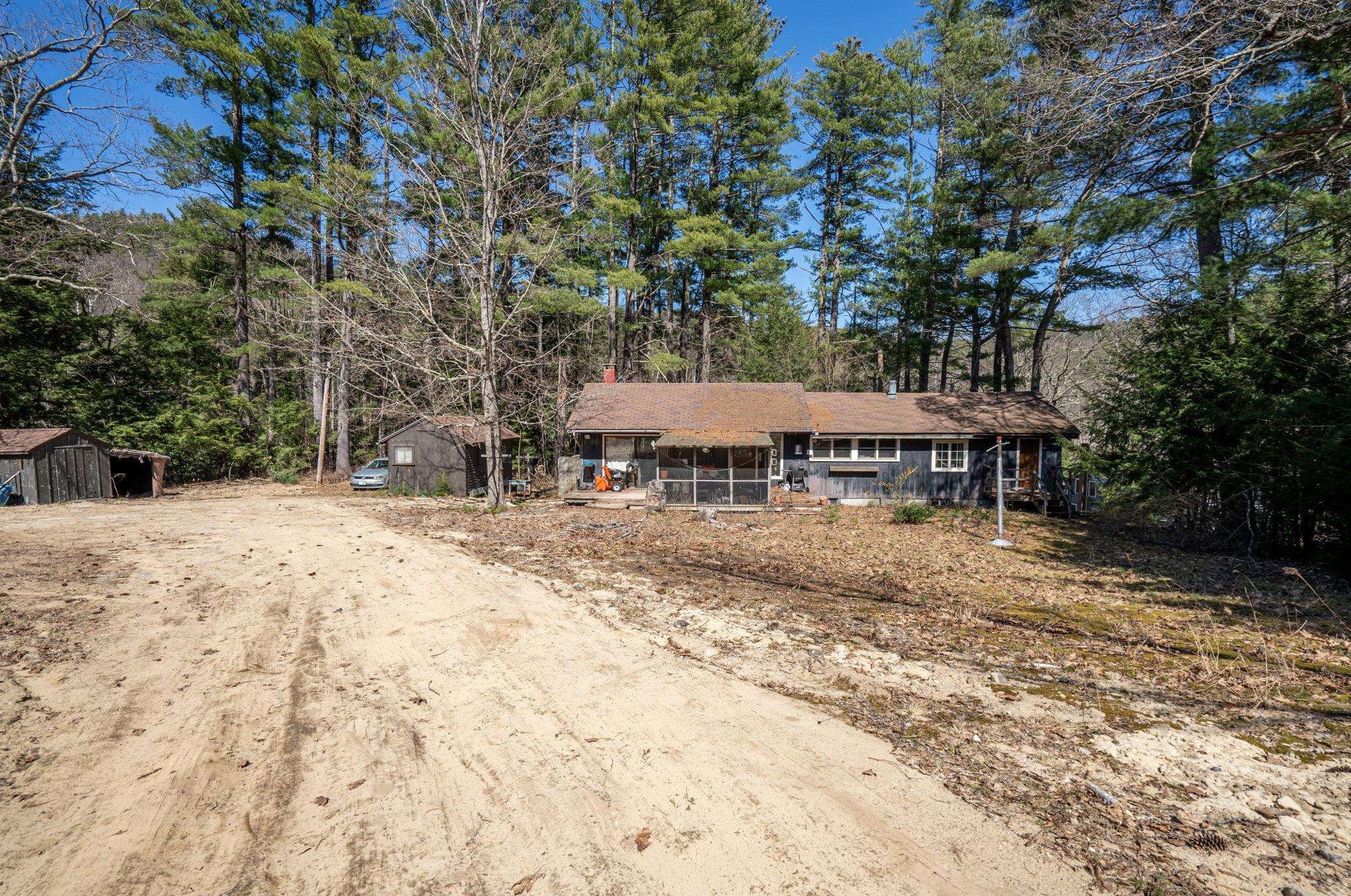 251 Breezy Hl Rd, Bradford NH  03221-3504 exterior