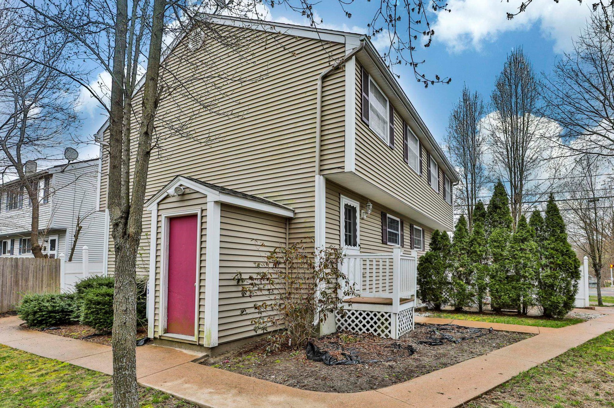 1522 Candia Rd, Manchester, NH 03109