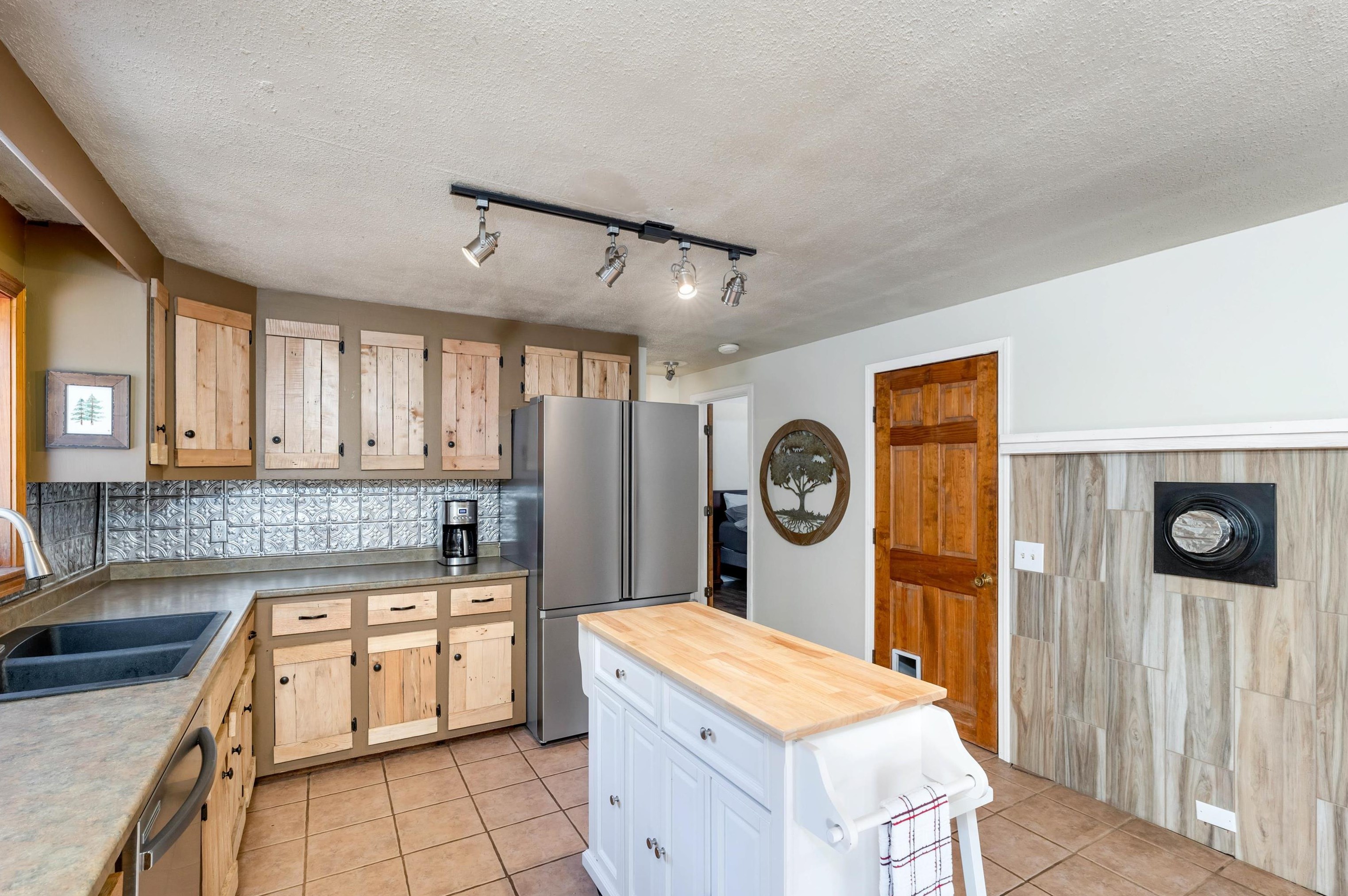 595 Beard Rd, Hillsboro NH  03244-4700 exterior