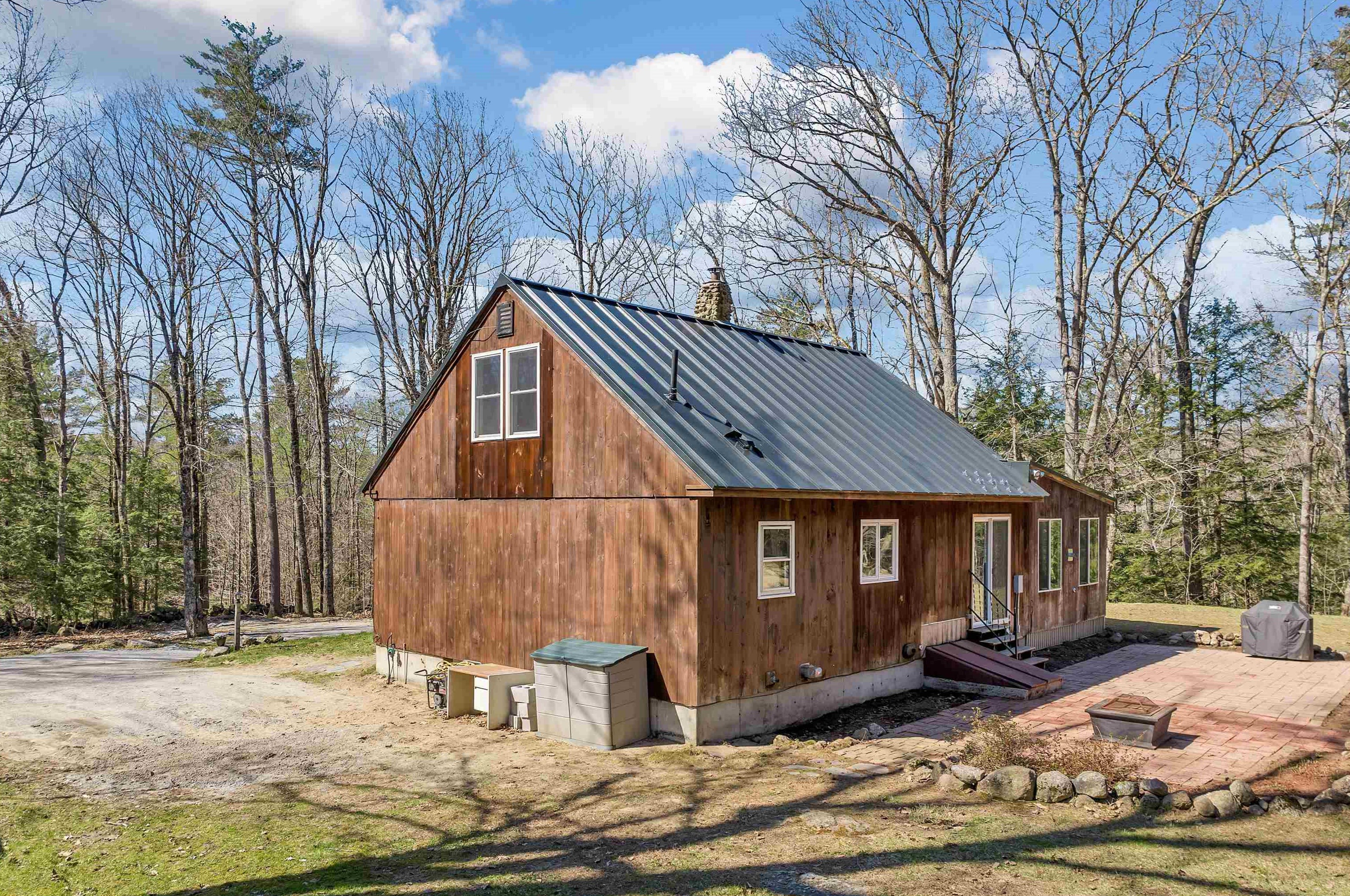 595 Beard Rd, Hillsboro NH  03244-4700 exterior