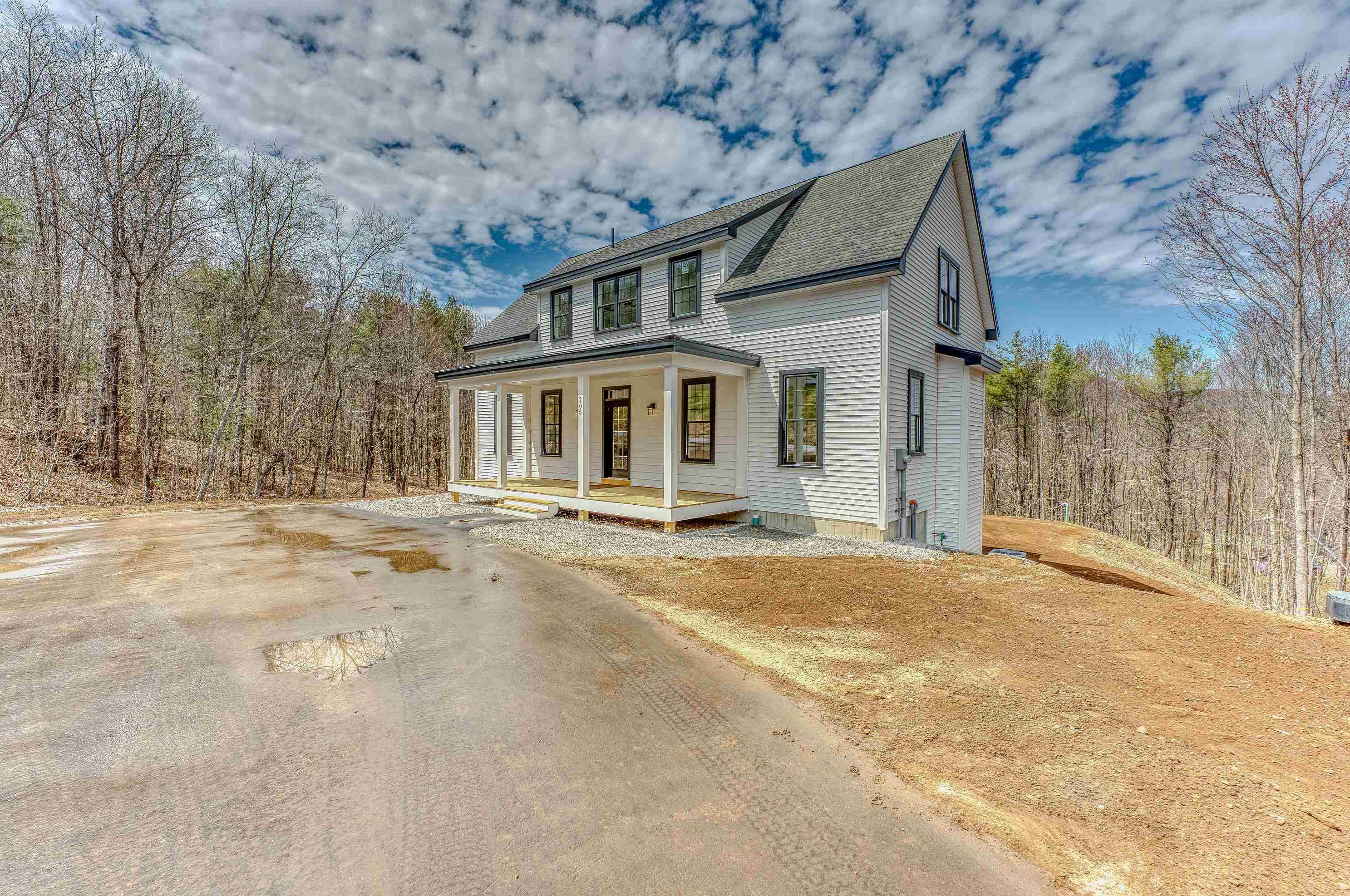 205 Thompson St, Ashland, NH 03217-4429