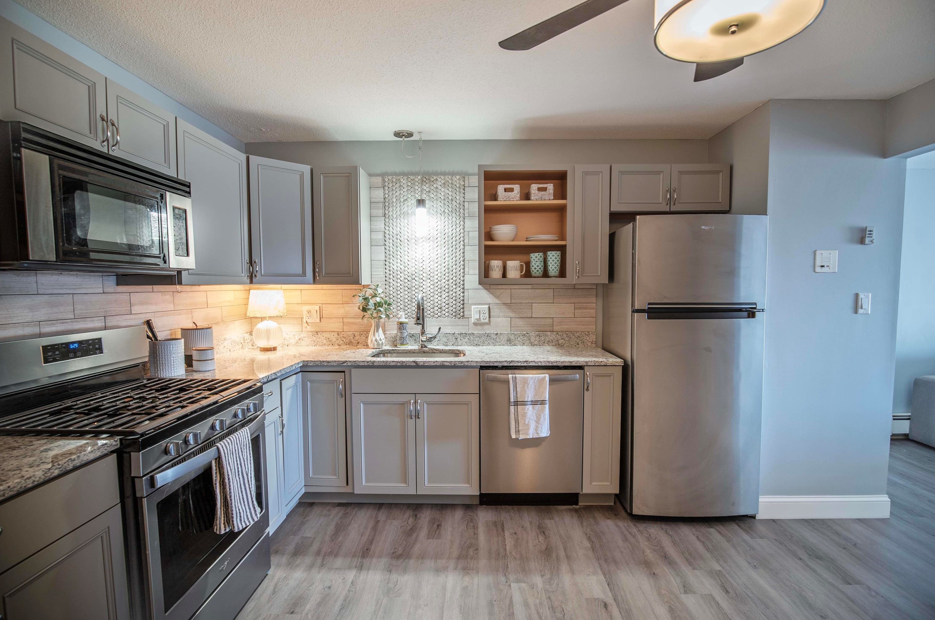 23 Country Club Dr #1014, Manchester, NH 03102