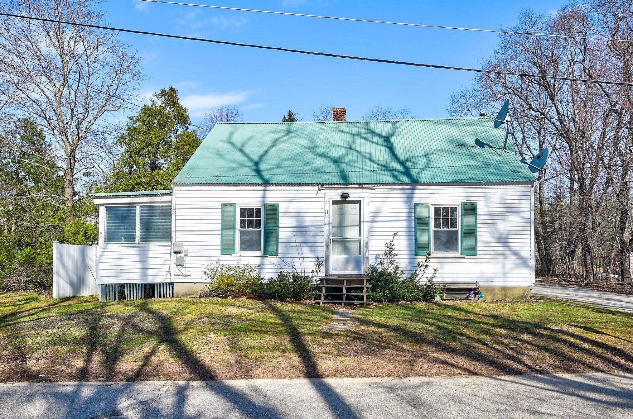 14 Jackson Ave, Albany, NH 03818