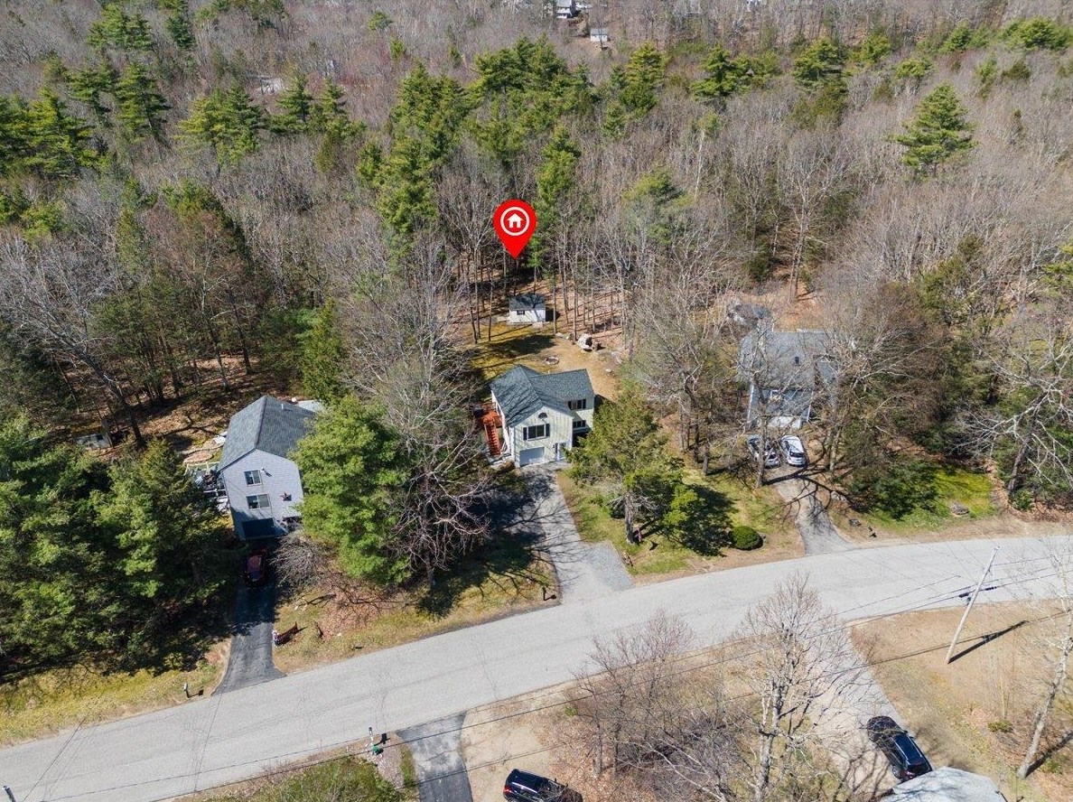 25 Boulder Dr, Danville NH  03819-3015 exterior