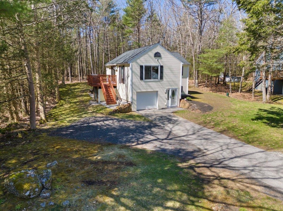 25 Boulder Dr, Danville, NH 03819-3015