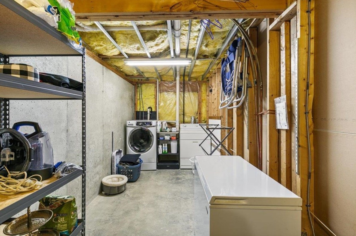 25 Boulder Dr, Danville NH  03819-3015 exterior