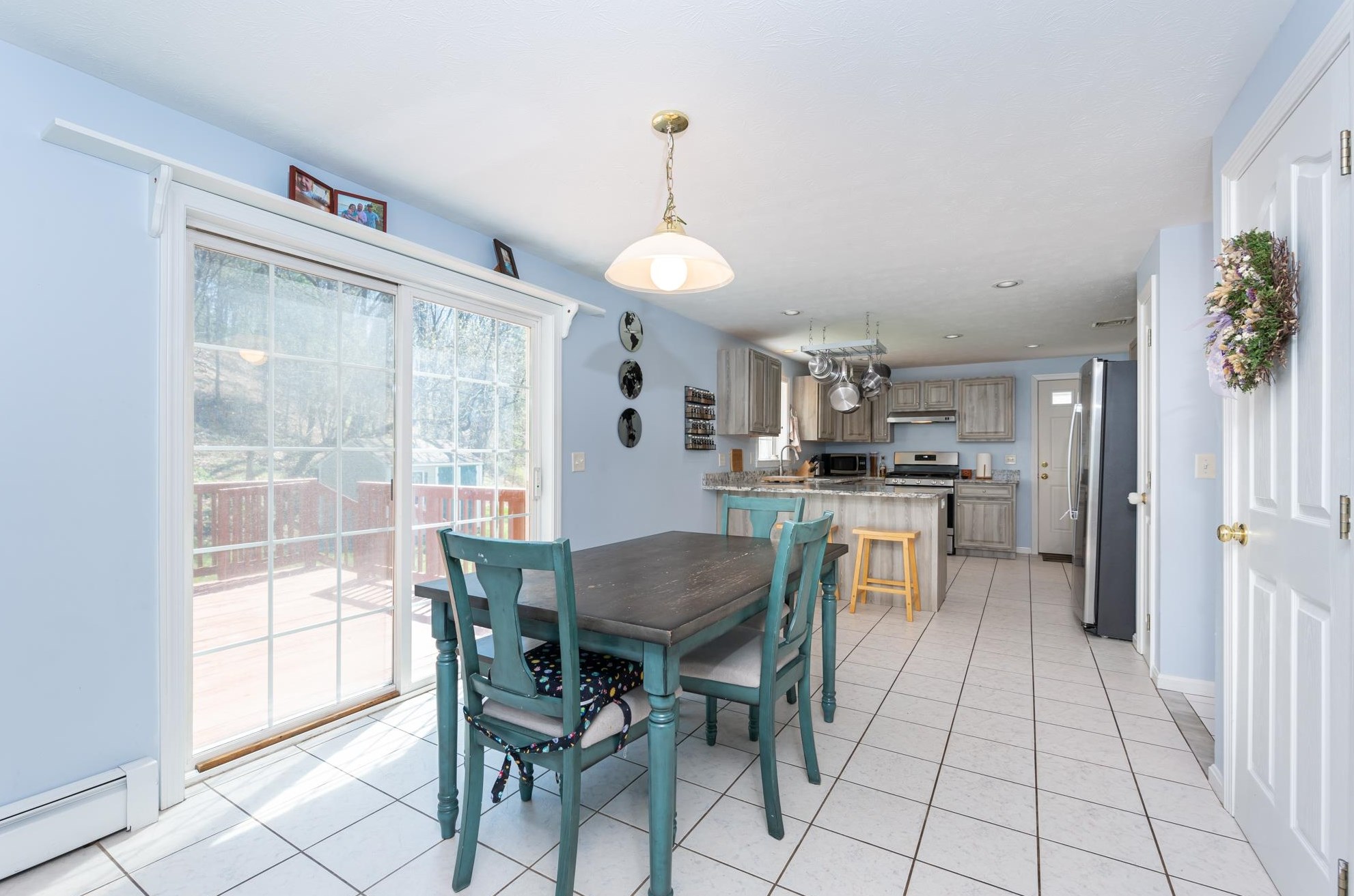 78 Pasture Dr, Manchester NH  03102-4958 exterior