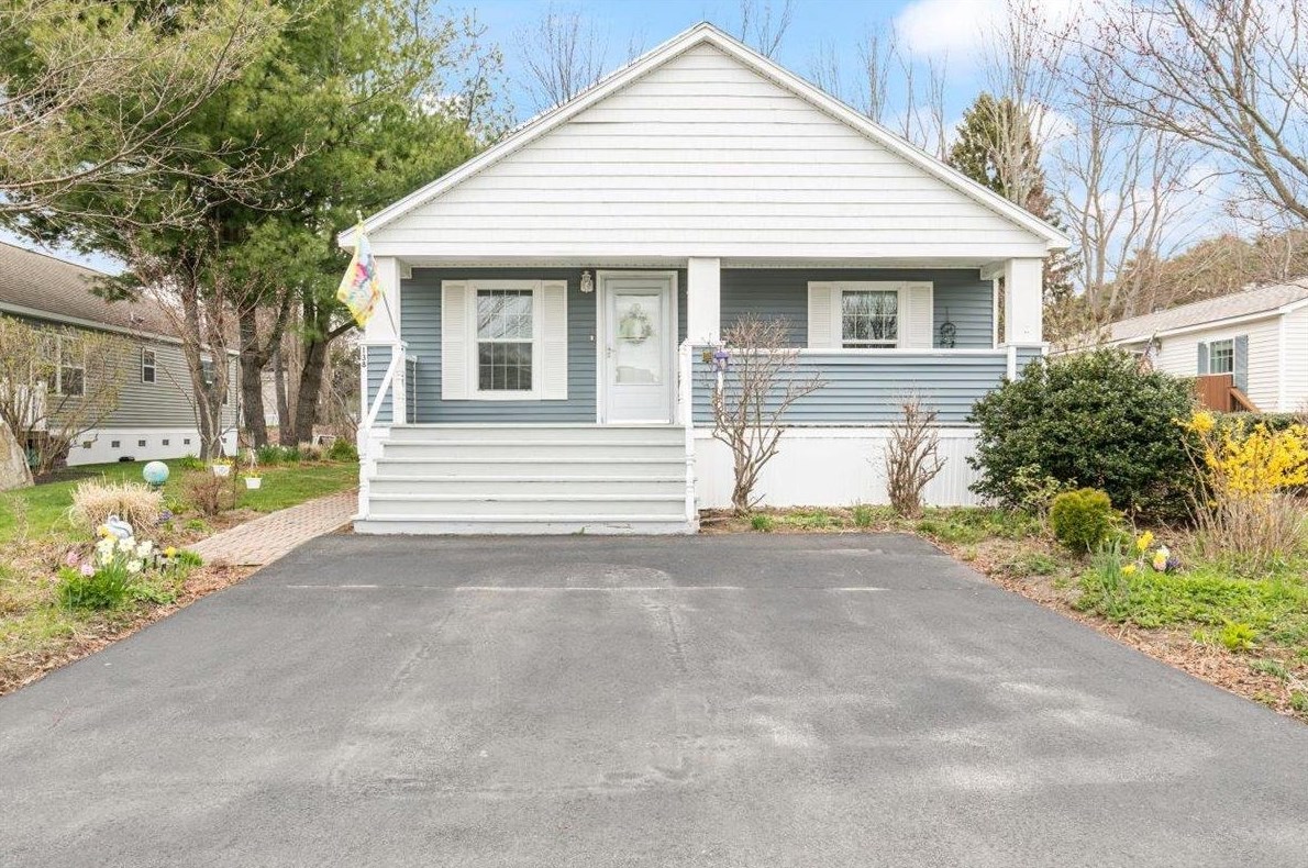 138 Codfish Corner Rd, Portsmouth, NH 03801-2005