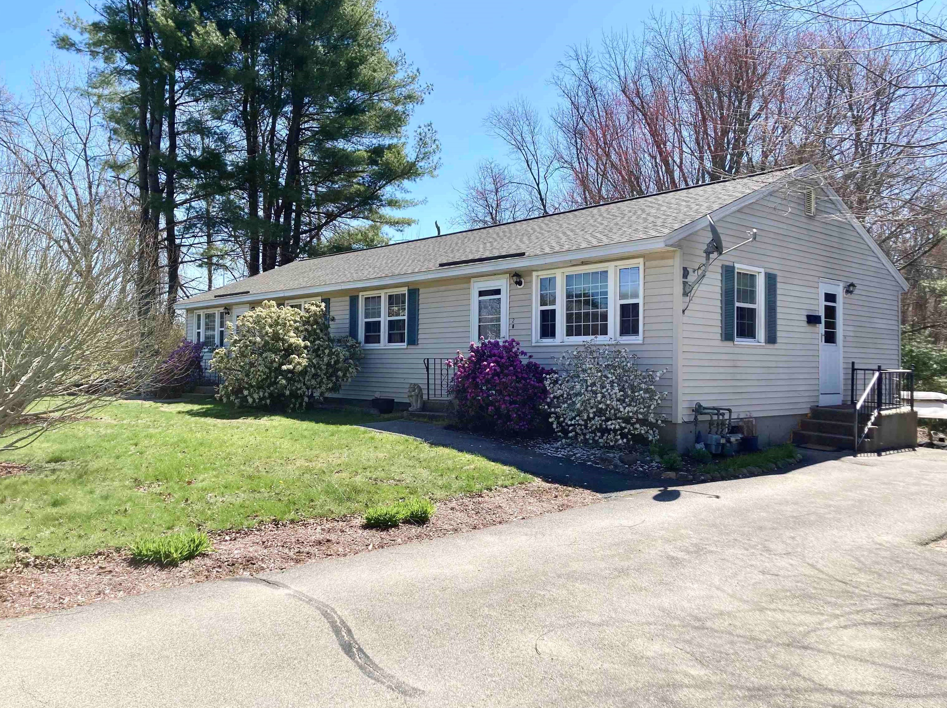 2 Oban Dr, Hudson, NH 03051