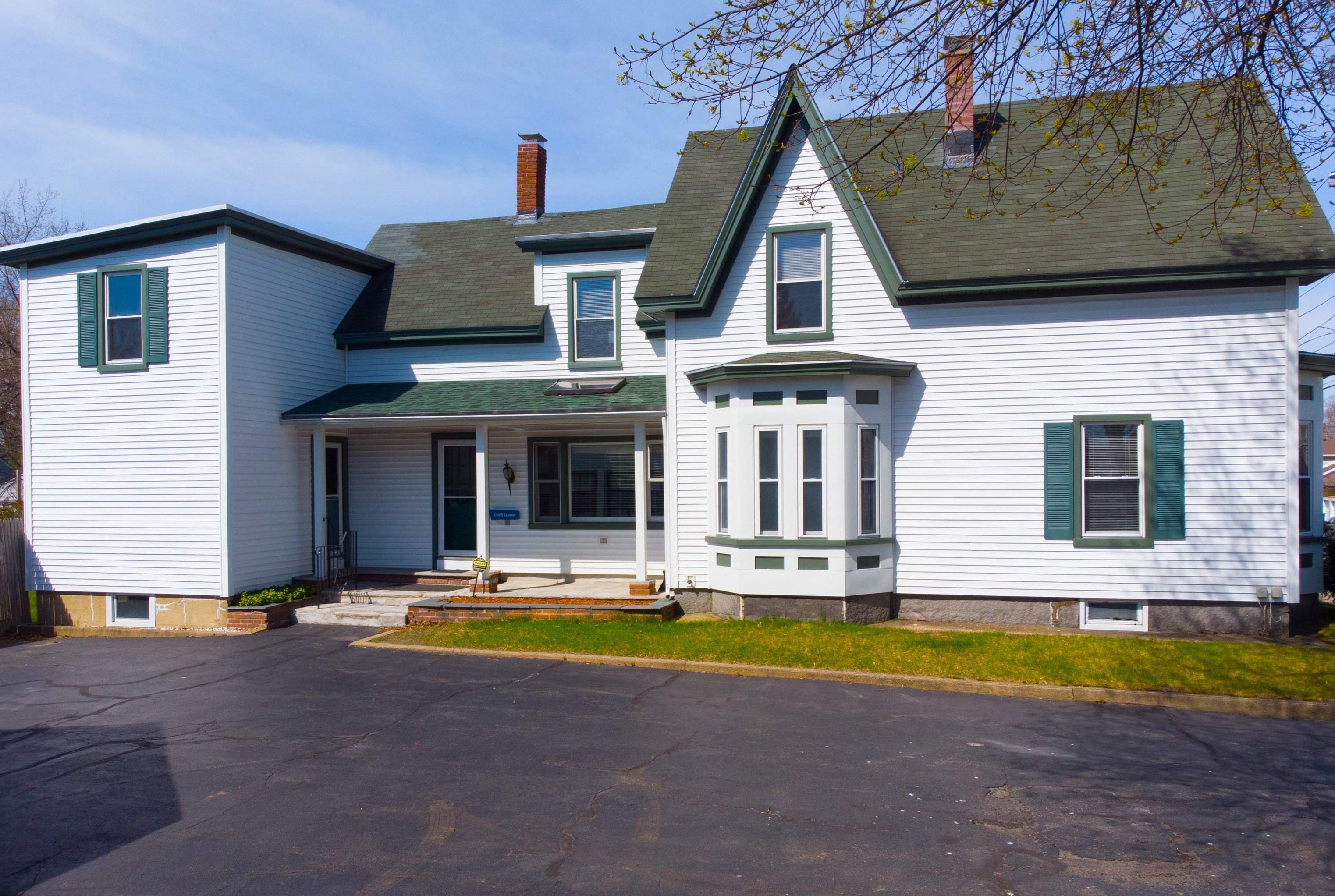 869 Valley St, Manchester, NH 03103