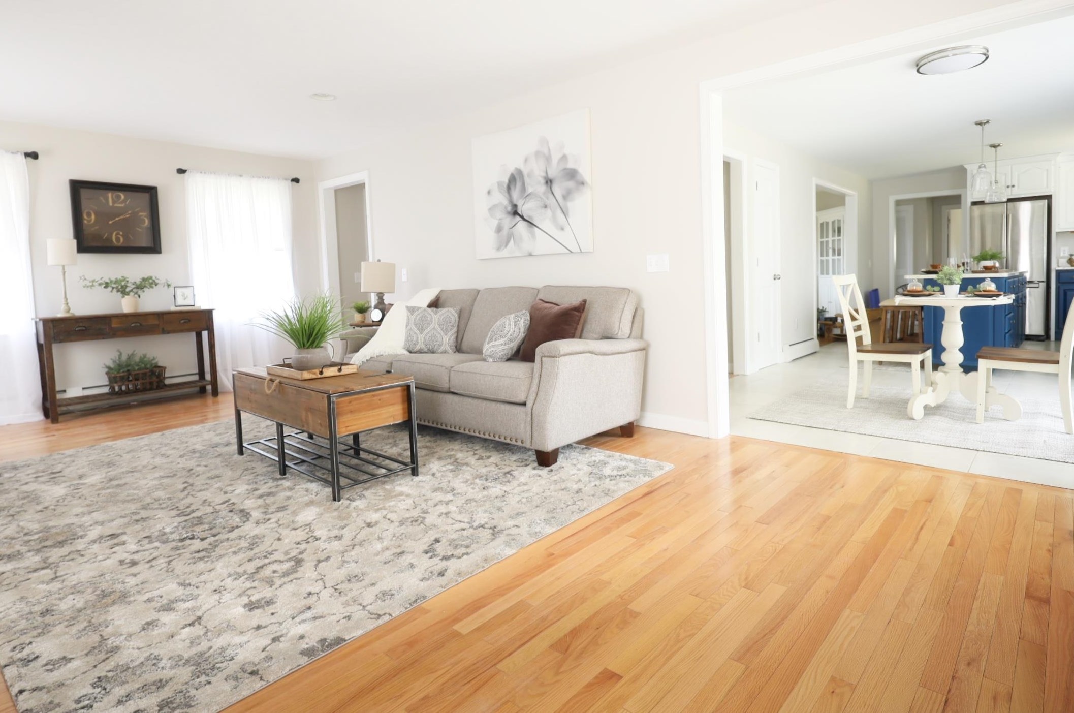 4 Mtn Vw Dr, Merrimack NH 03054-2316 exterior