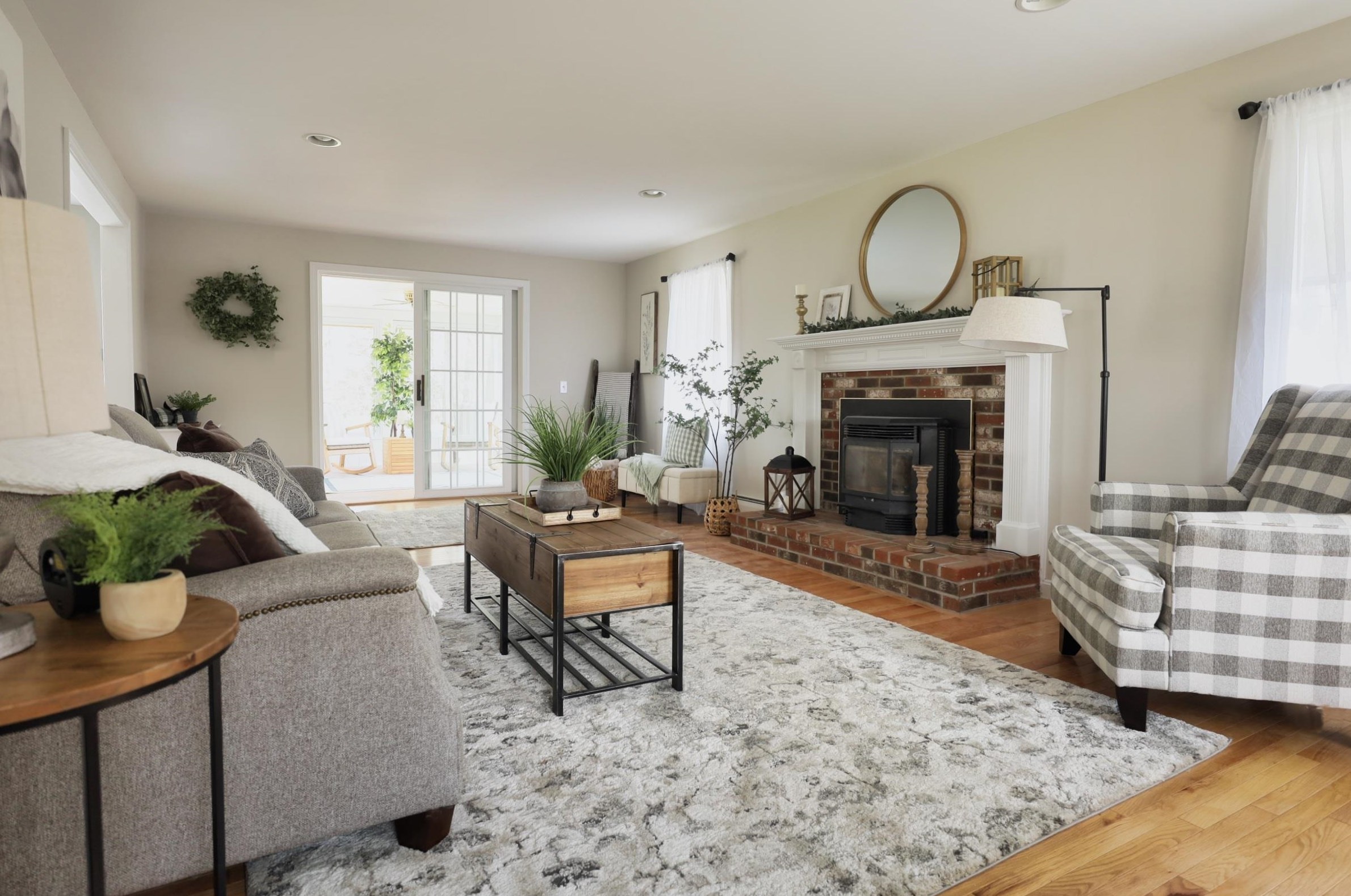 4 Mtn Vw Dr, Merrimack NH 03054-2316 exterior