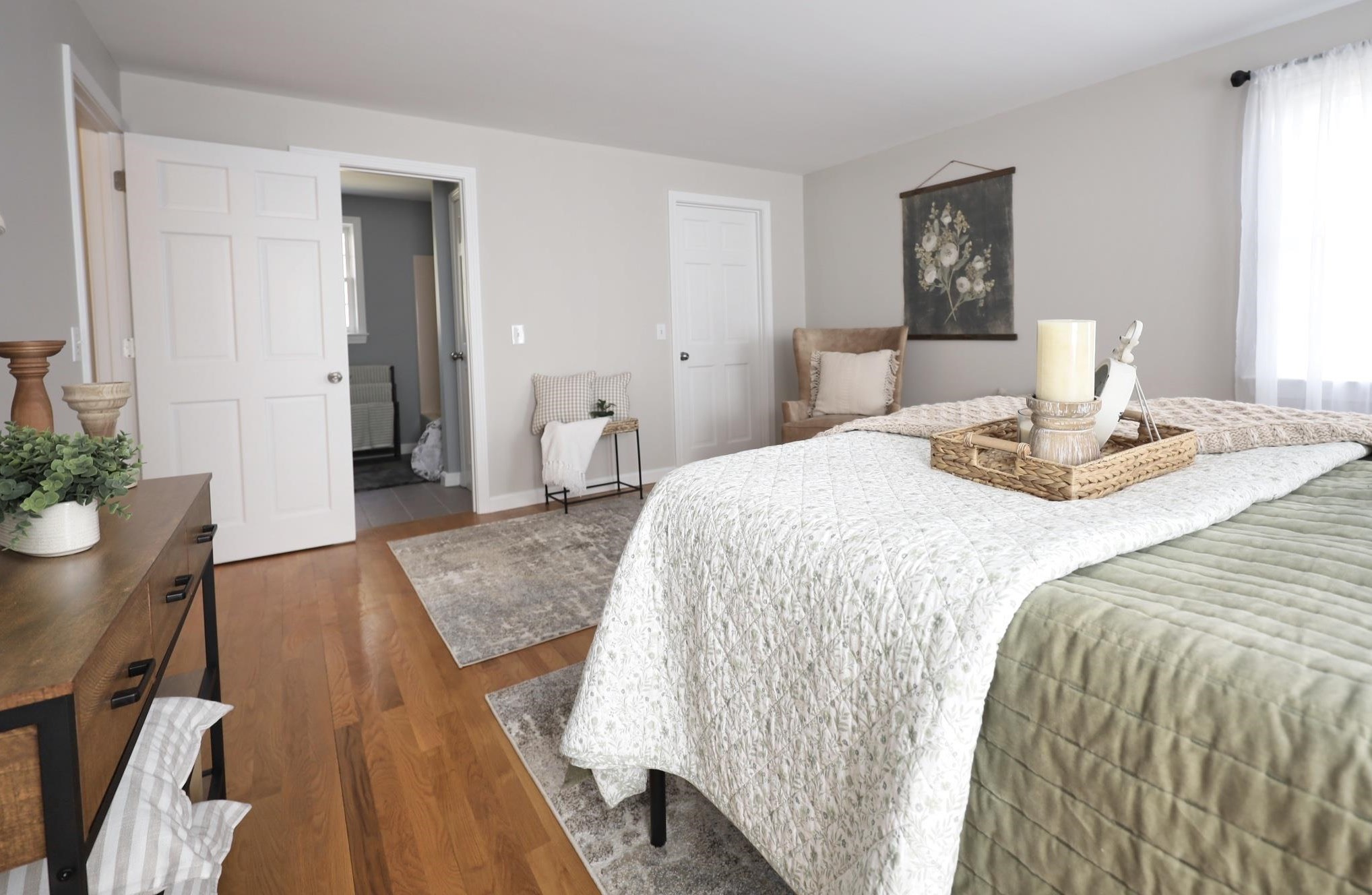 4 Mtn Vw Dr, Merrimack NH 03054-2316 exterior