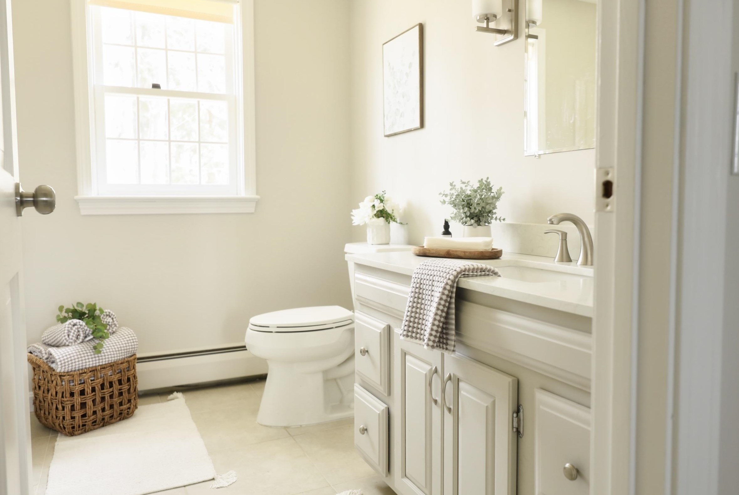 4 Mtn Vw Dr, Merrimack NH 03054-2316 exterior