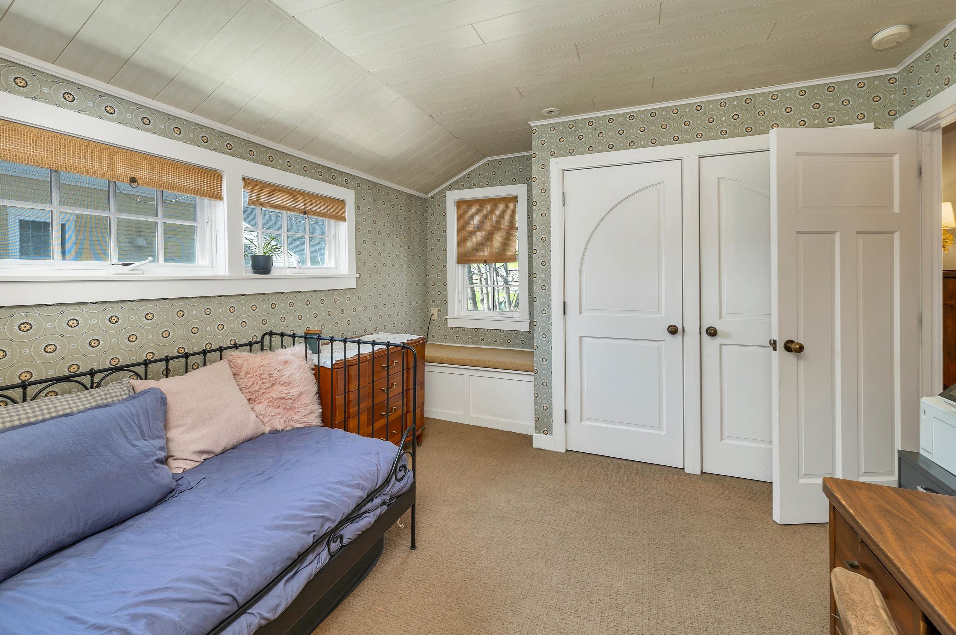 15 Main St, New Ipswich NH 03071-3714 exterior