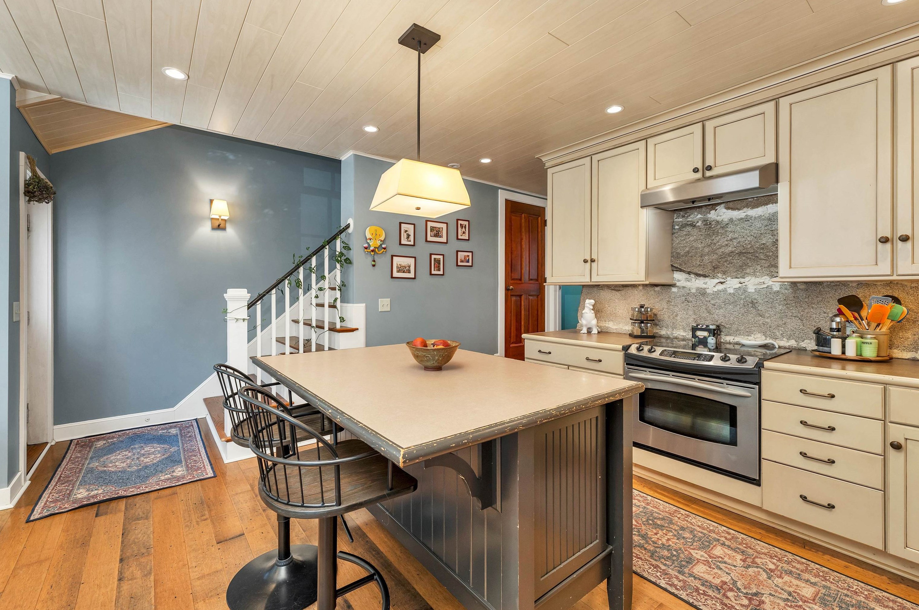 15 Main St, New Ipswich NH 03071-3714 exterior