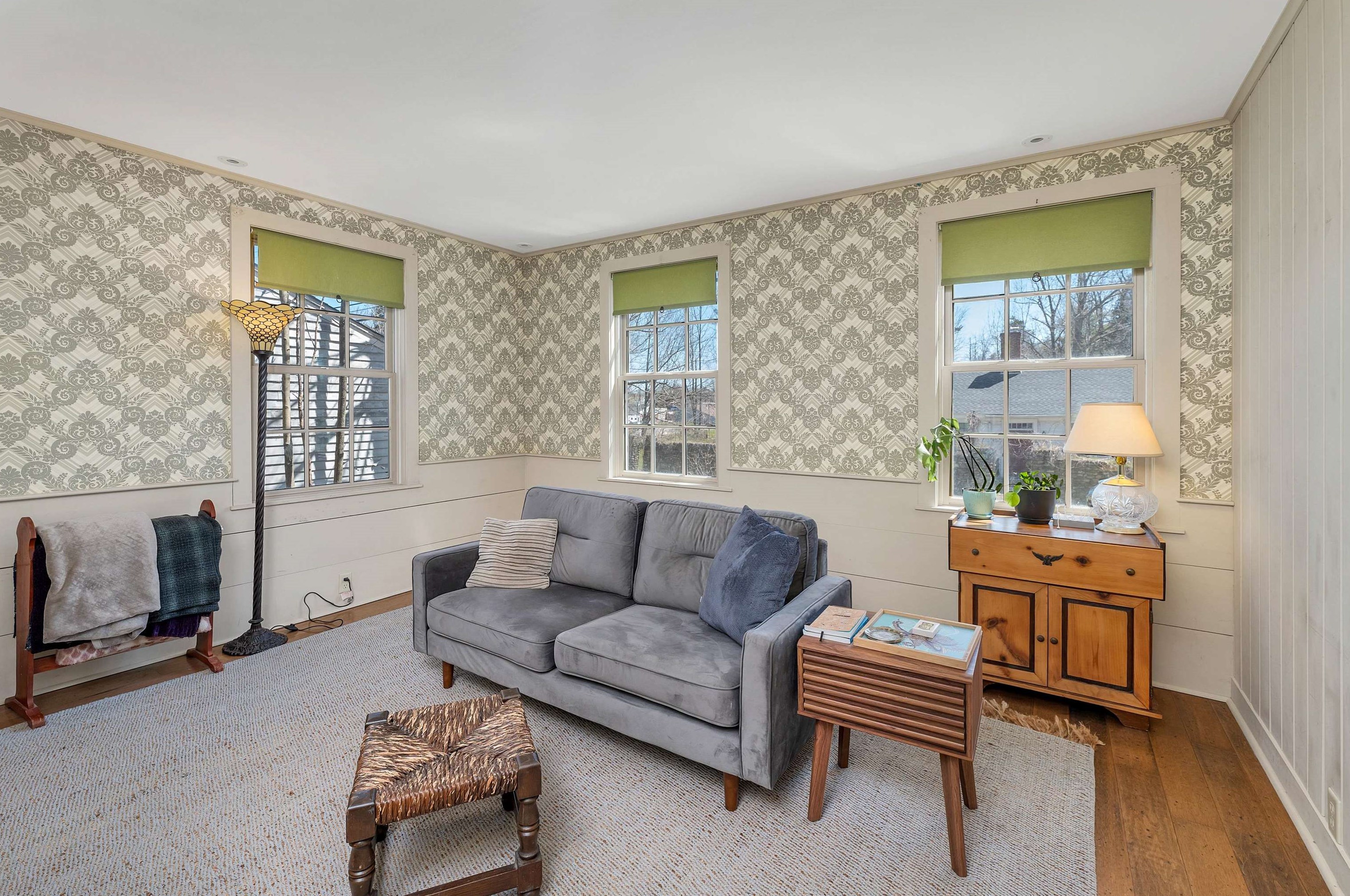 15 Main St, New Ipswich NH 03071-3714 exterior