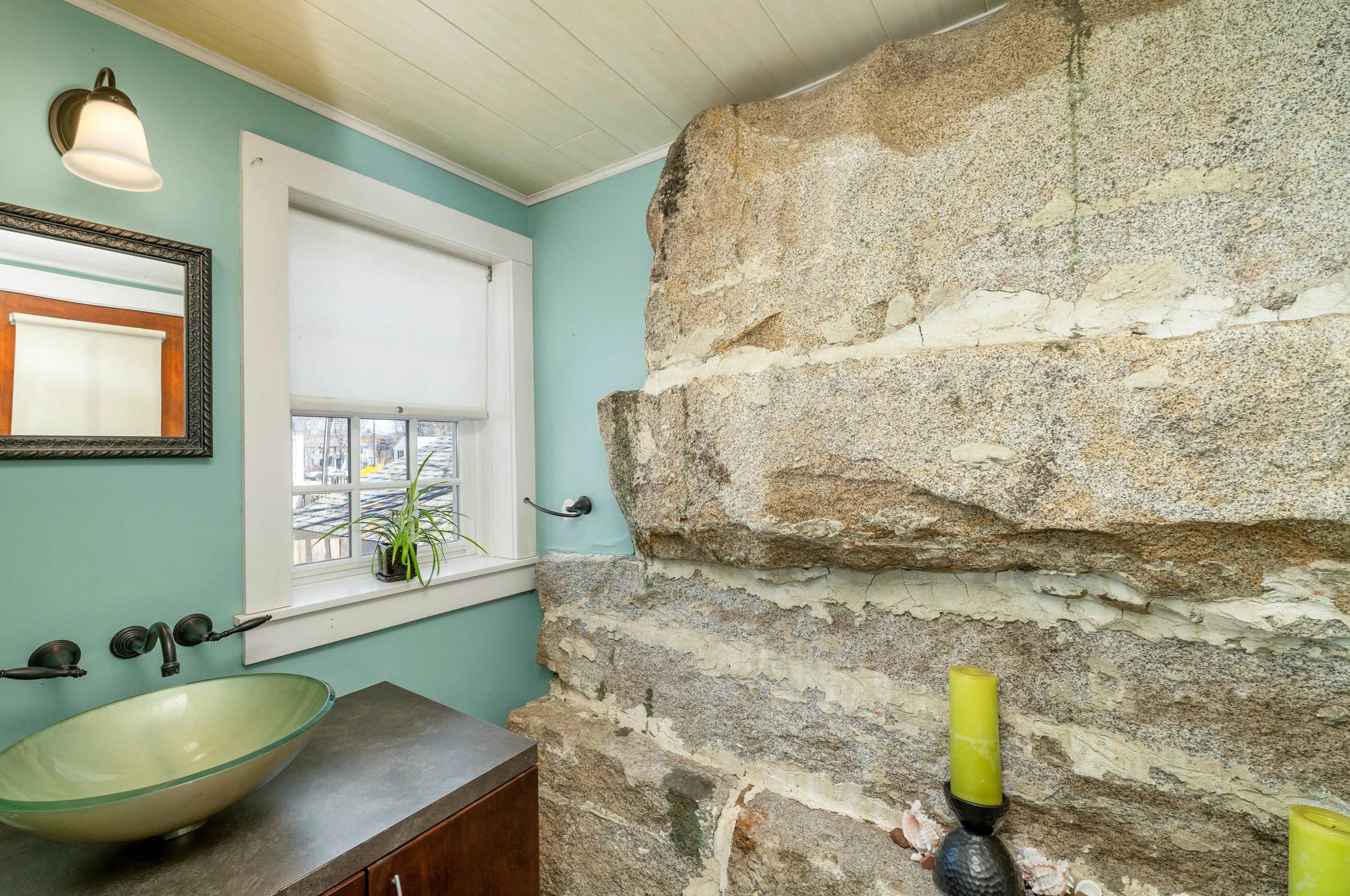 15 Main St, New Ipswich NH 03071-3714 exterior