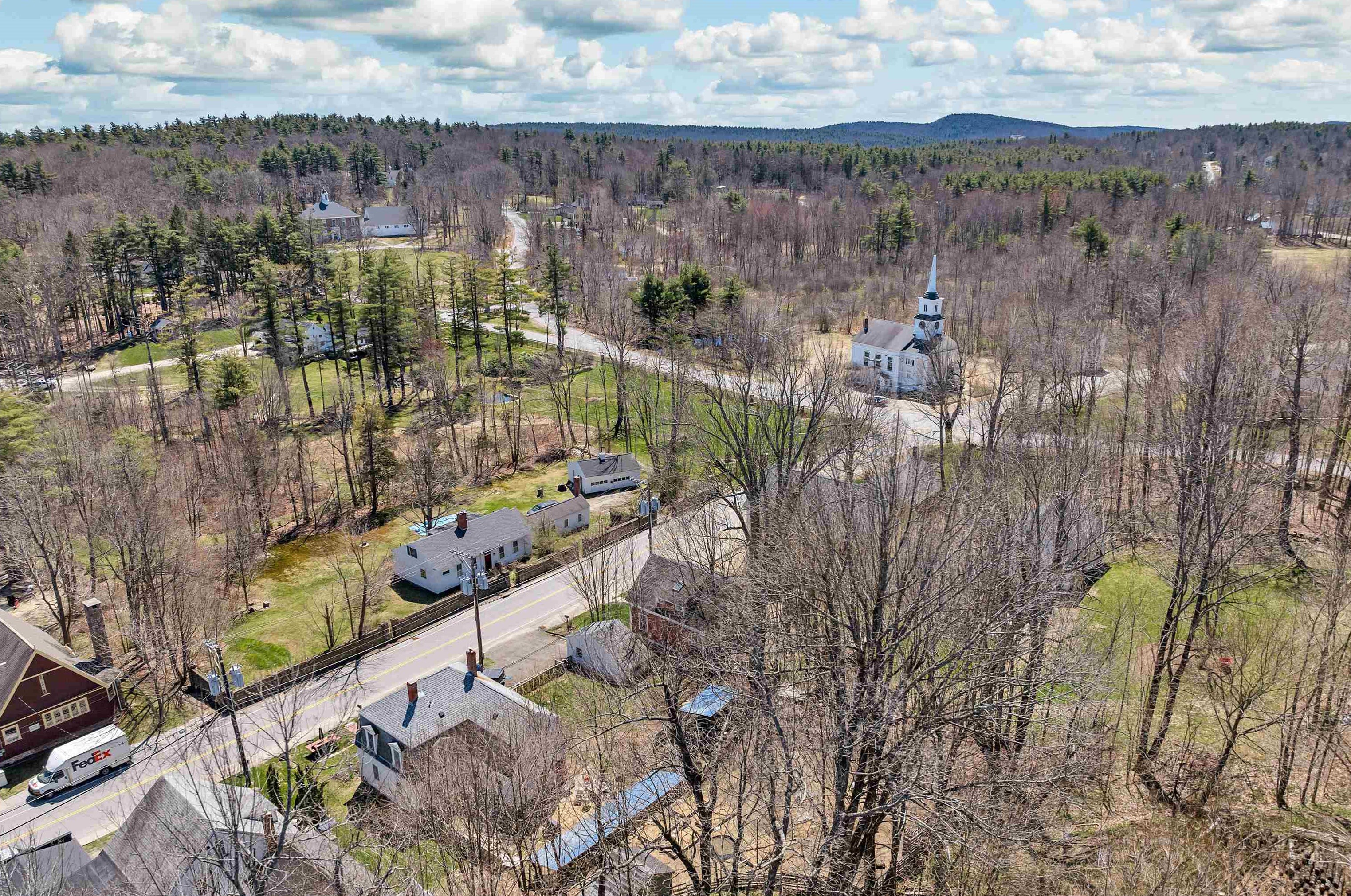 15 Main St, New Ipswich NH 03071-3714 exterior