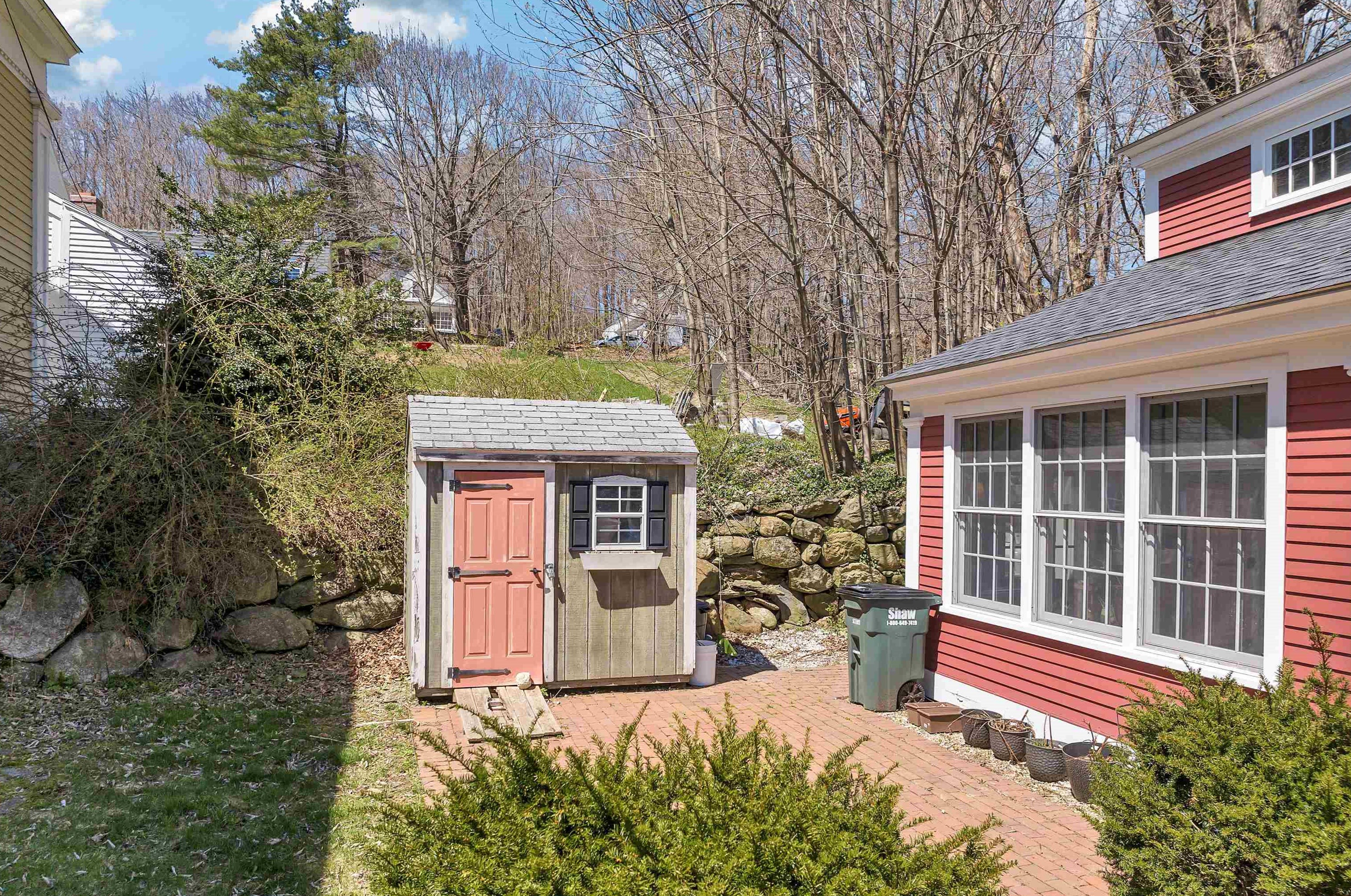 15 Main St, New Ipswich NH  03071-3714 exterior