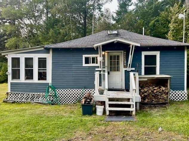 27 Montgomery Rd, Stark, NH 03582 exterior