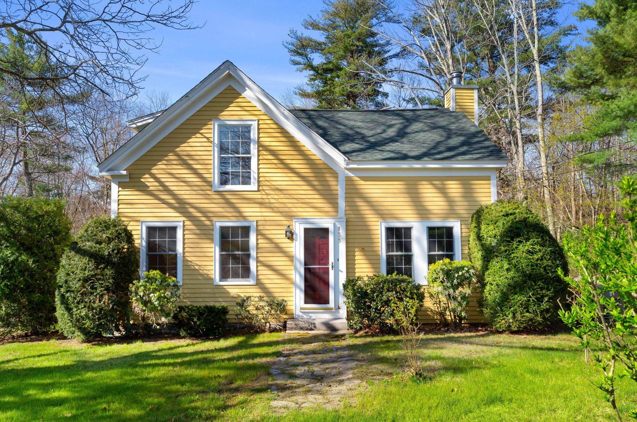 133 School St, Salem, NH 03079