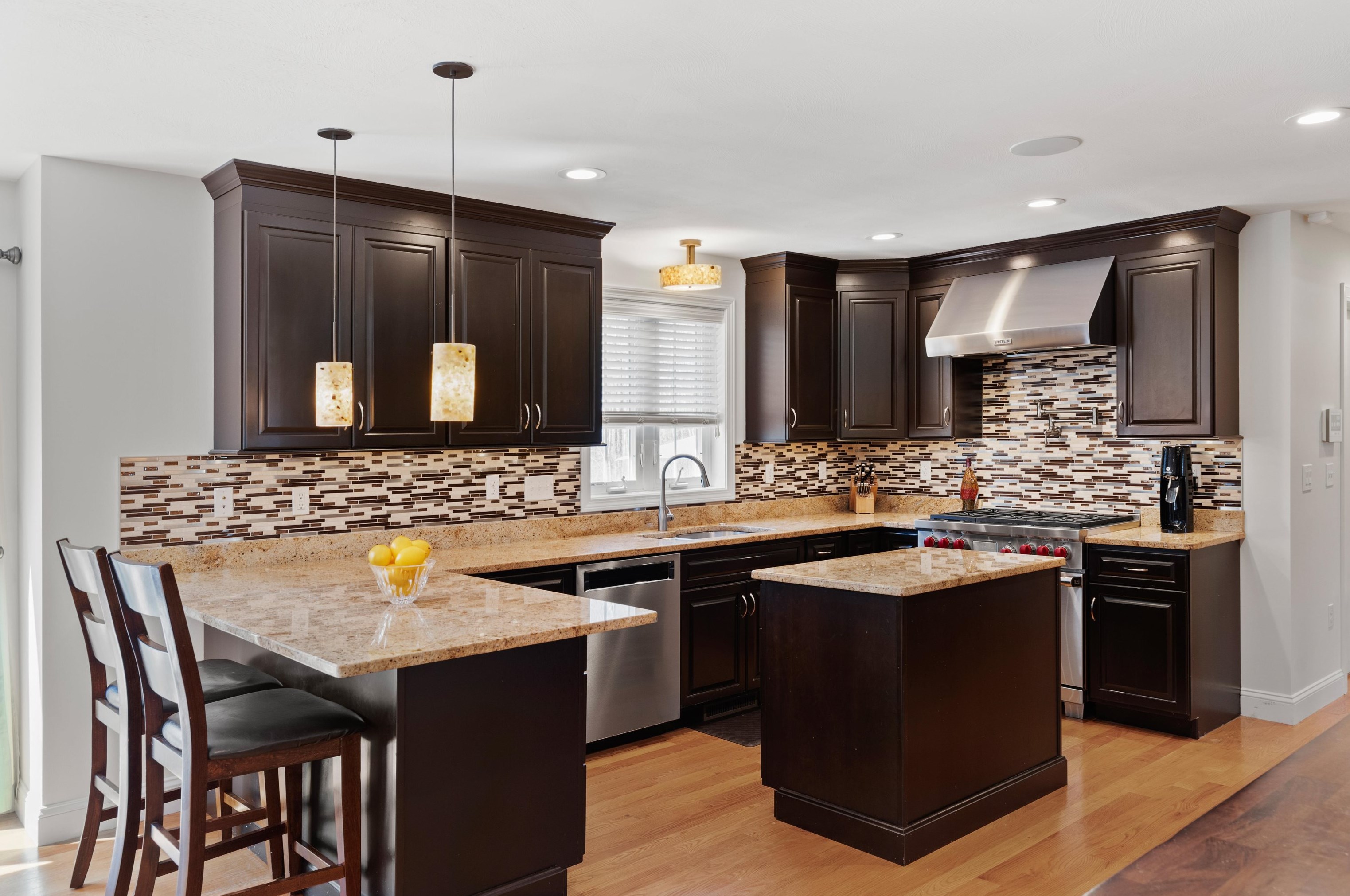 3 Harvest Dr, Derry NH 03038-4872 exterior