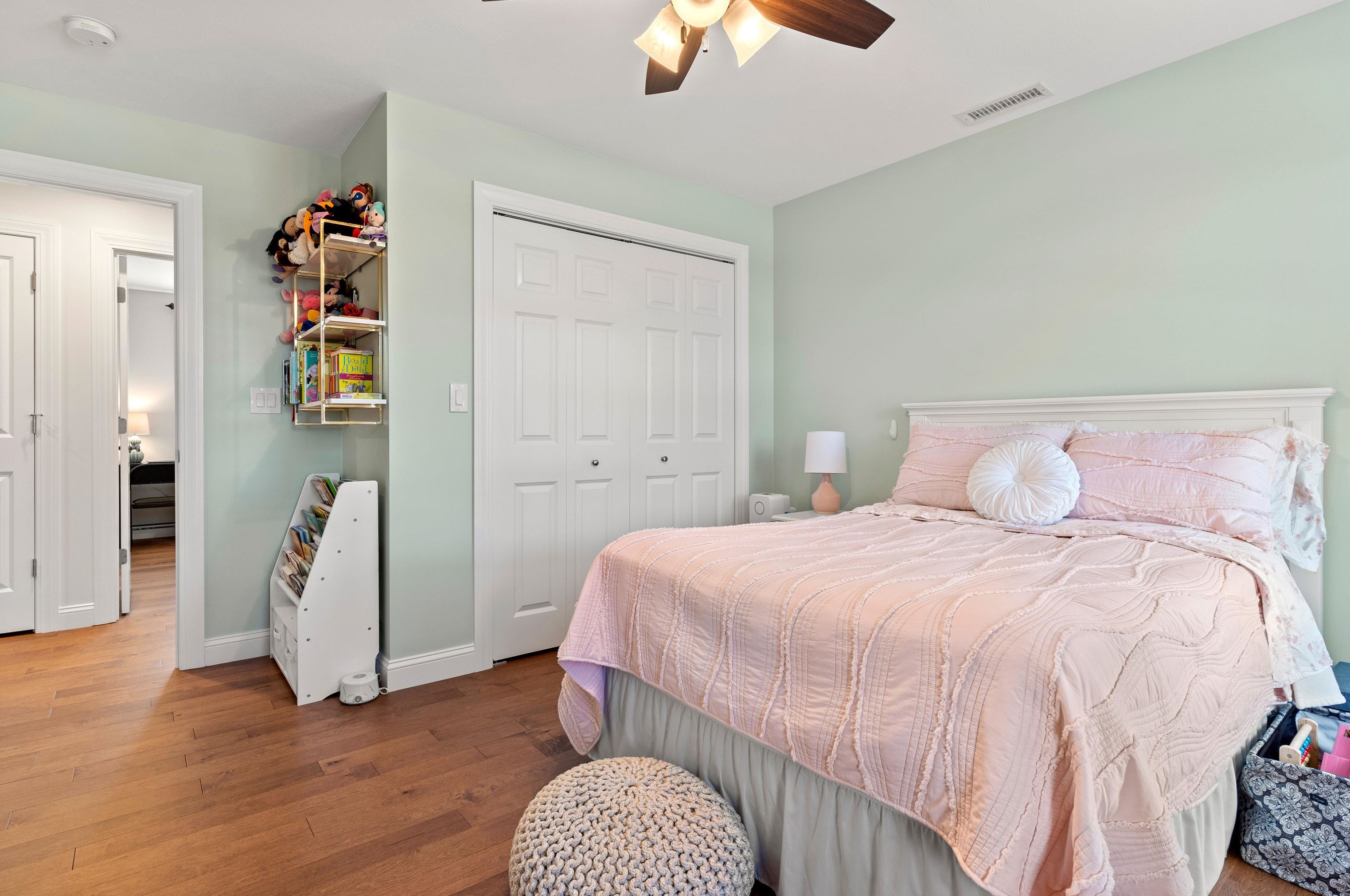 3 Harvest Dr, Derry NH 03038-4872 exterior