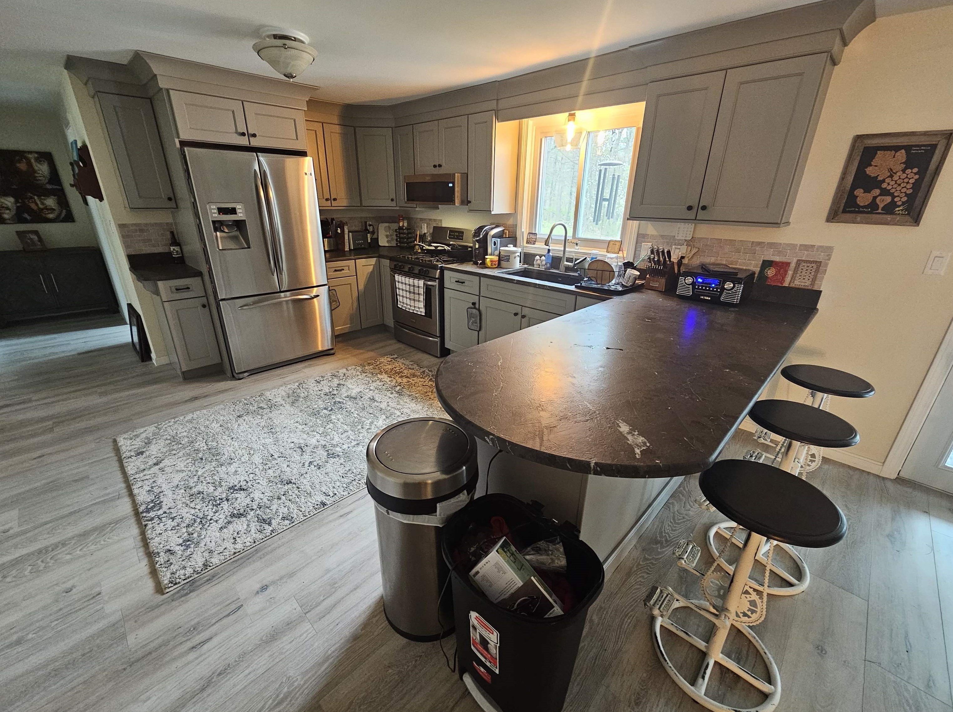 68 Naticook Rd, Merrimack NH  03054-4219 exterior