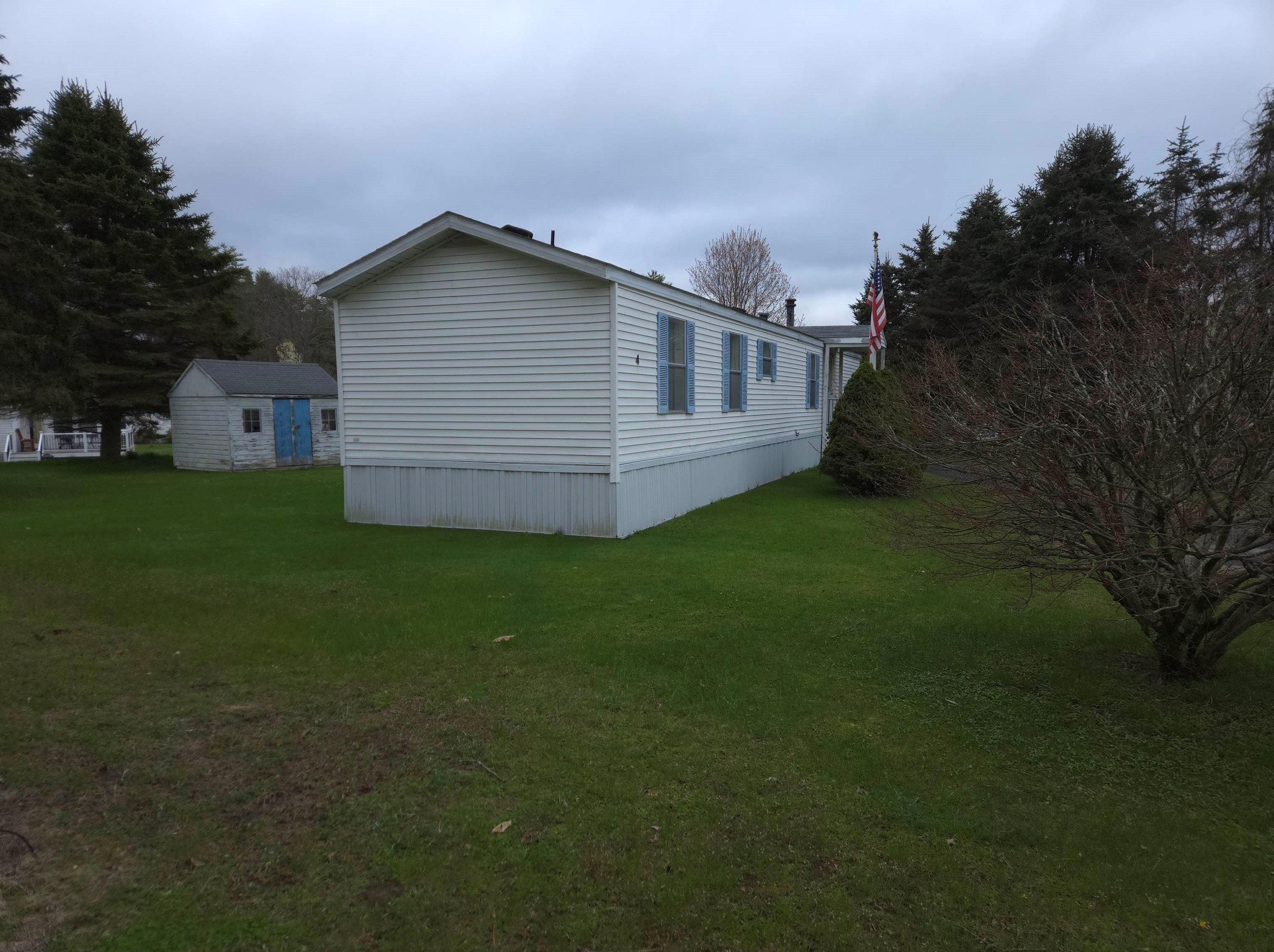 4 Jefferson St, Chichester, NH 03234-4205