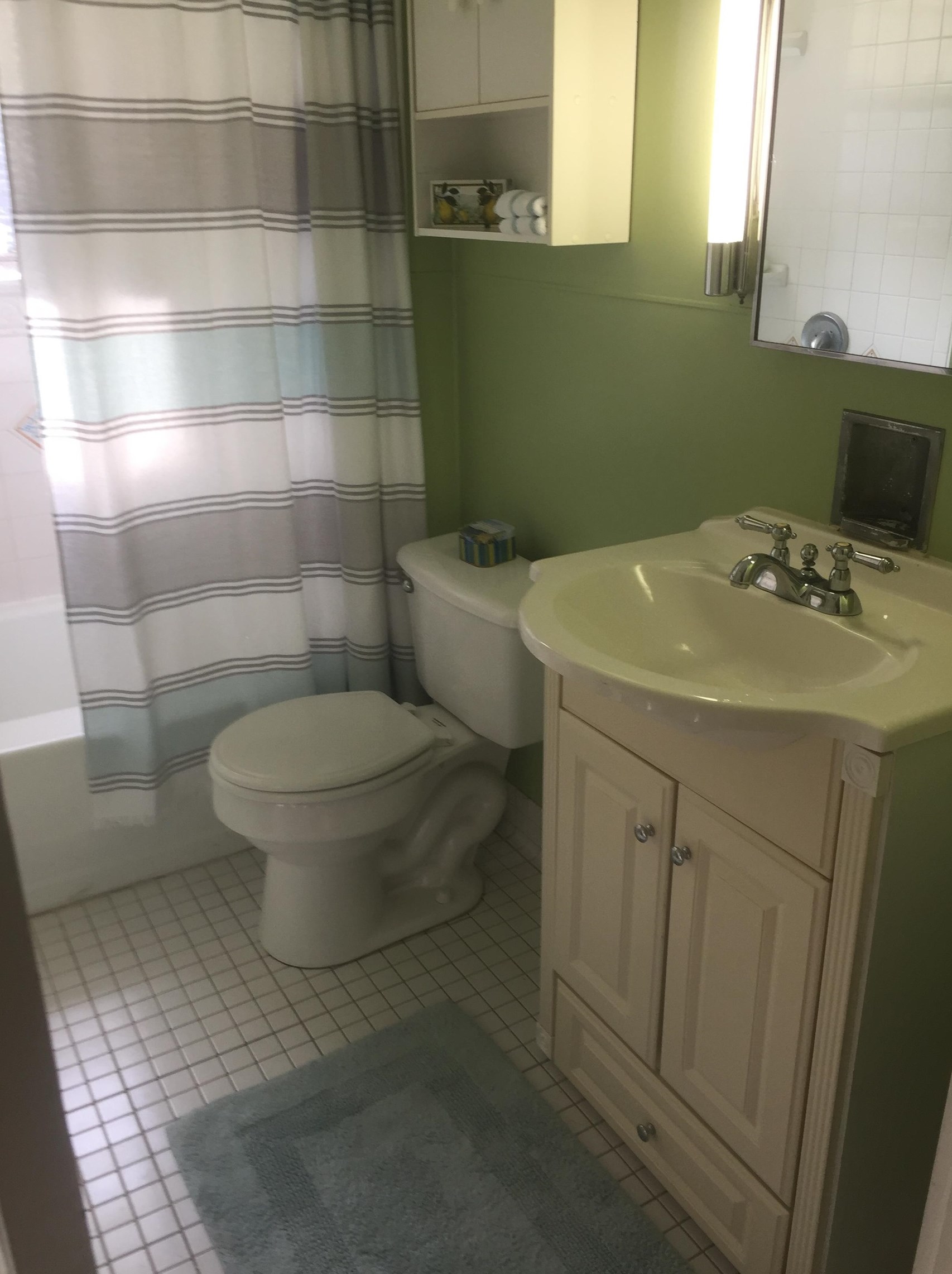 2 Emery Ln, Stratham NH  03885-2309 exterior