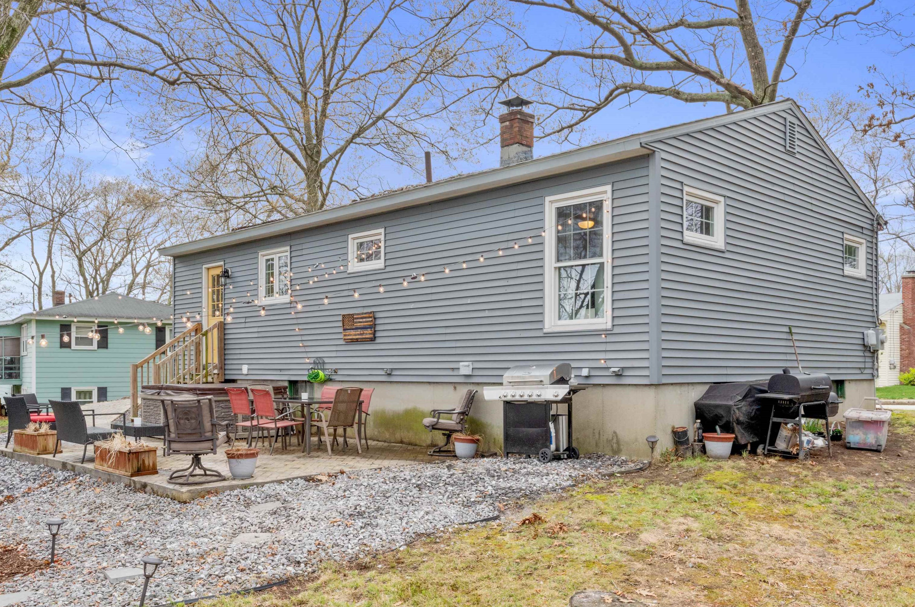 375 Medford St, Manchester NH  03109-4528 exterior