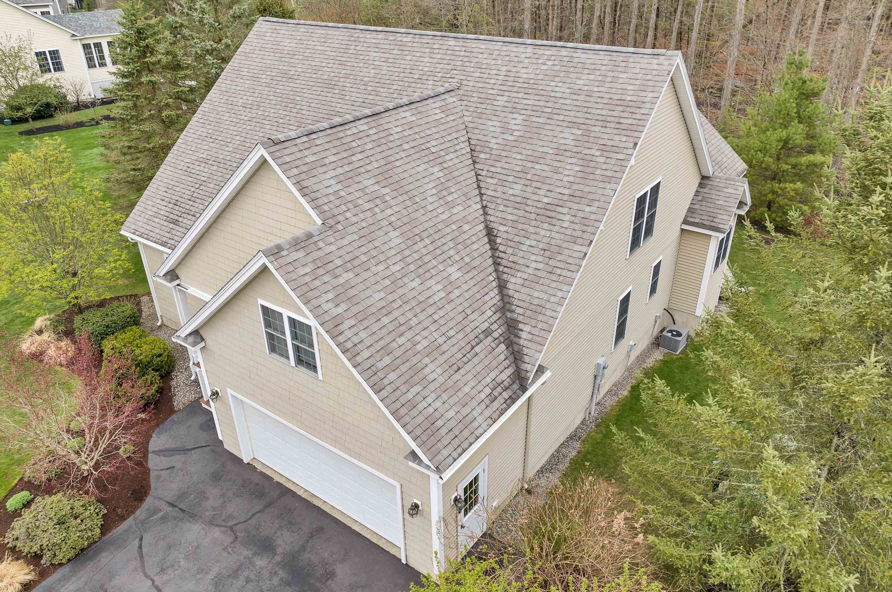22 Vineyard Dr, Stratham, NH 03885