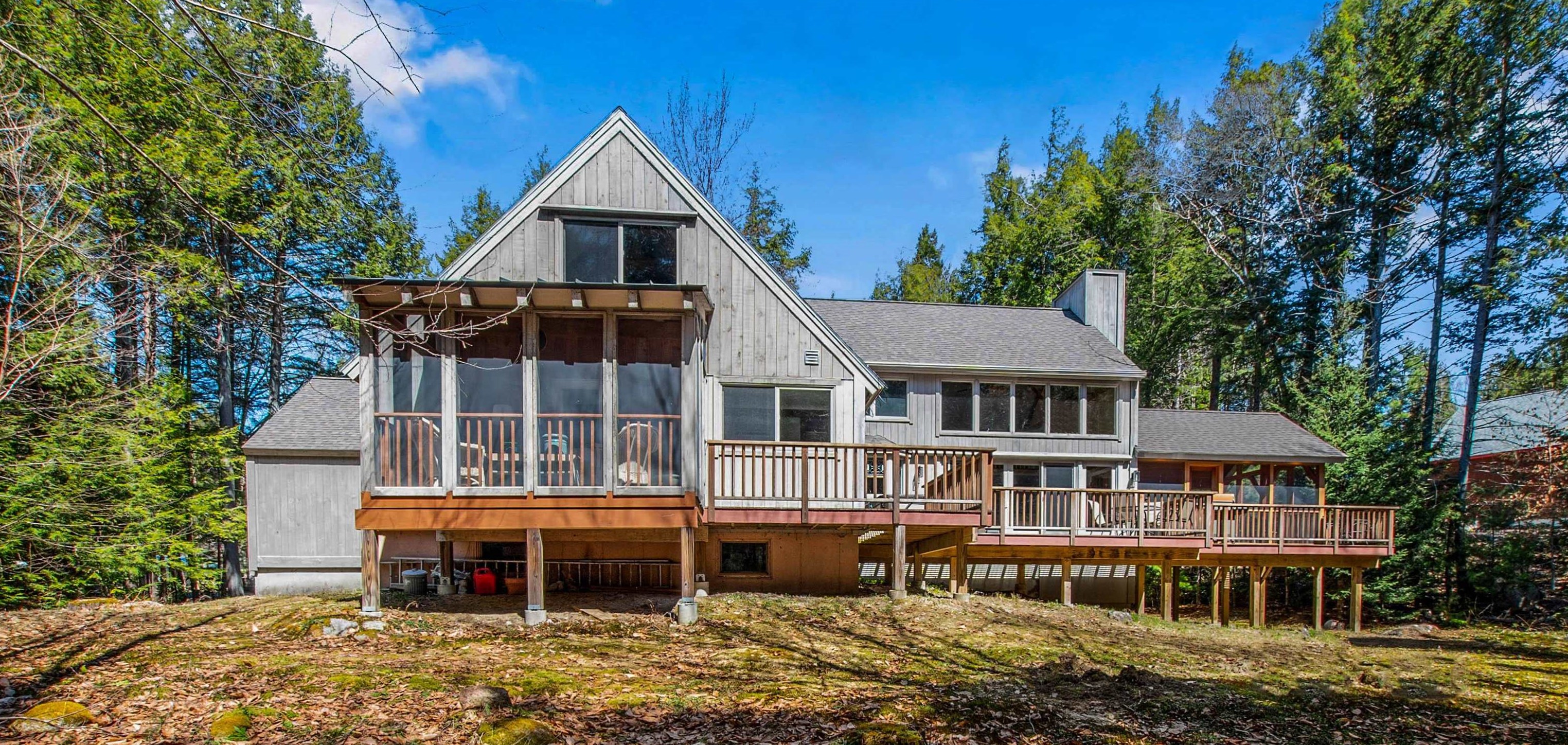 129 Little Brook Rd, New London, NH 03257-7117