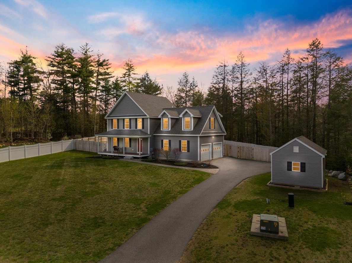 36 Waterford Dr, Sandown, NH 03873-2077