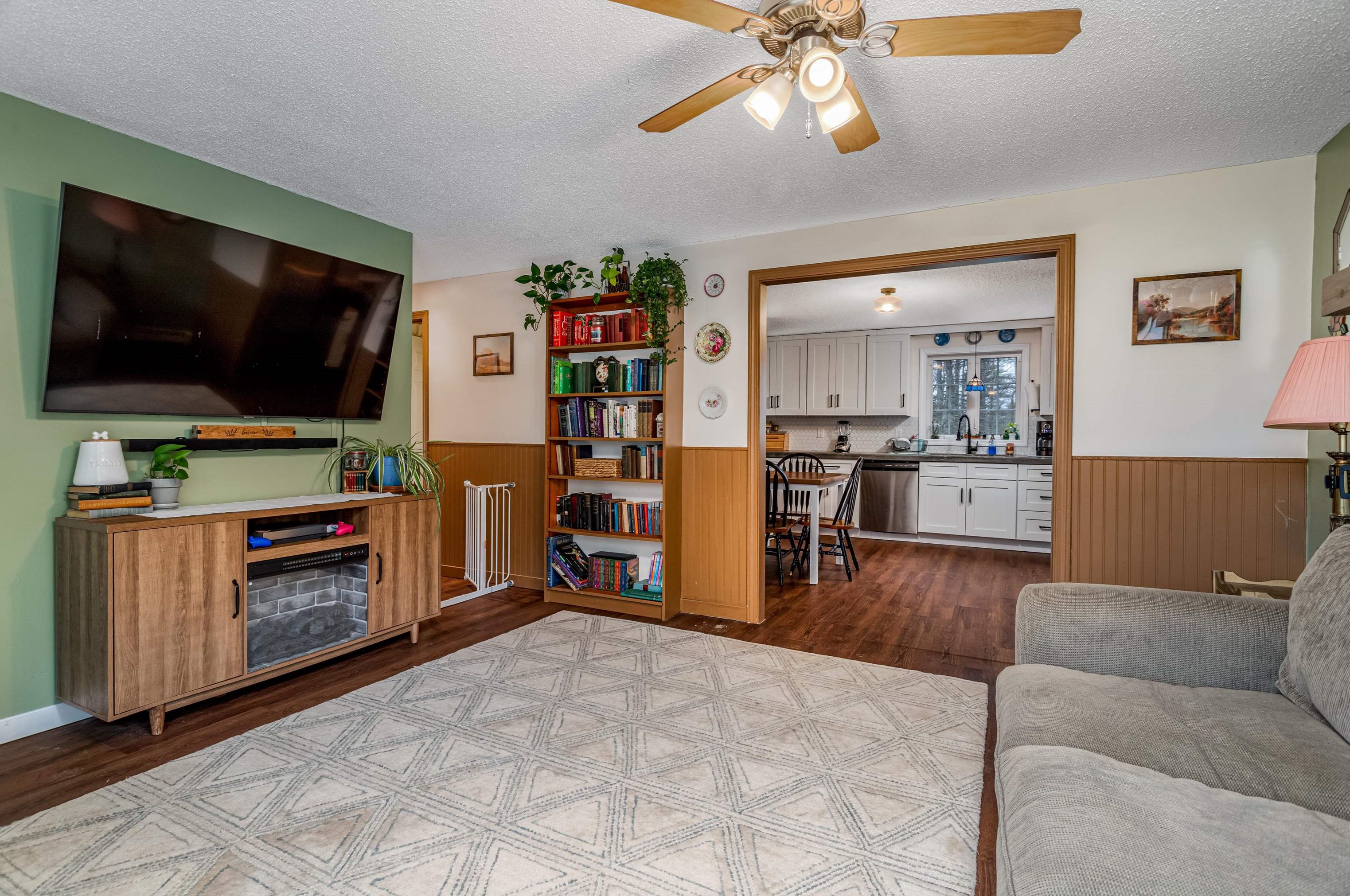 26 Hakala Dr, New Ipswich NH  03071-4013 exterior