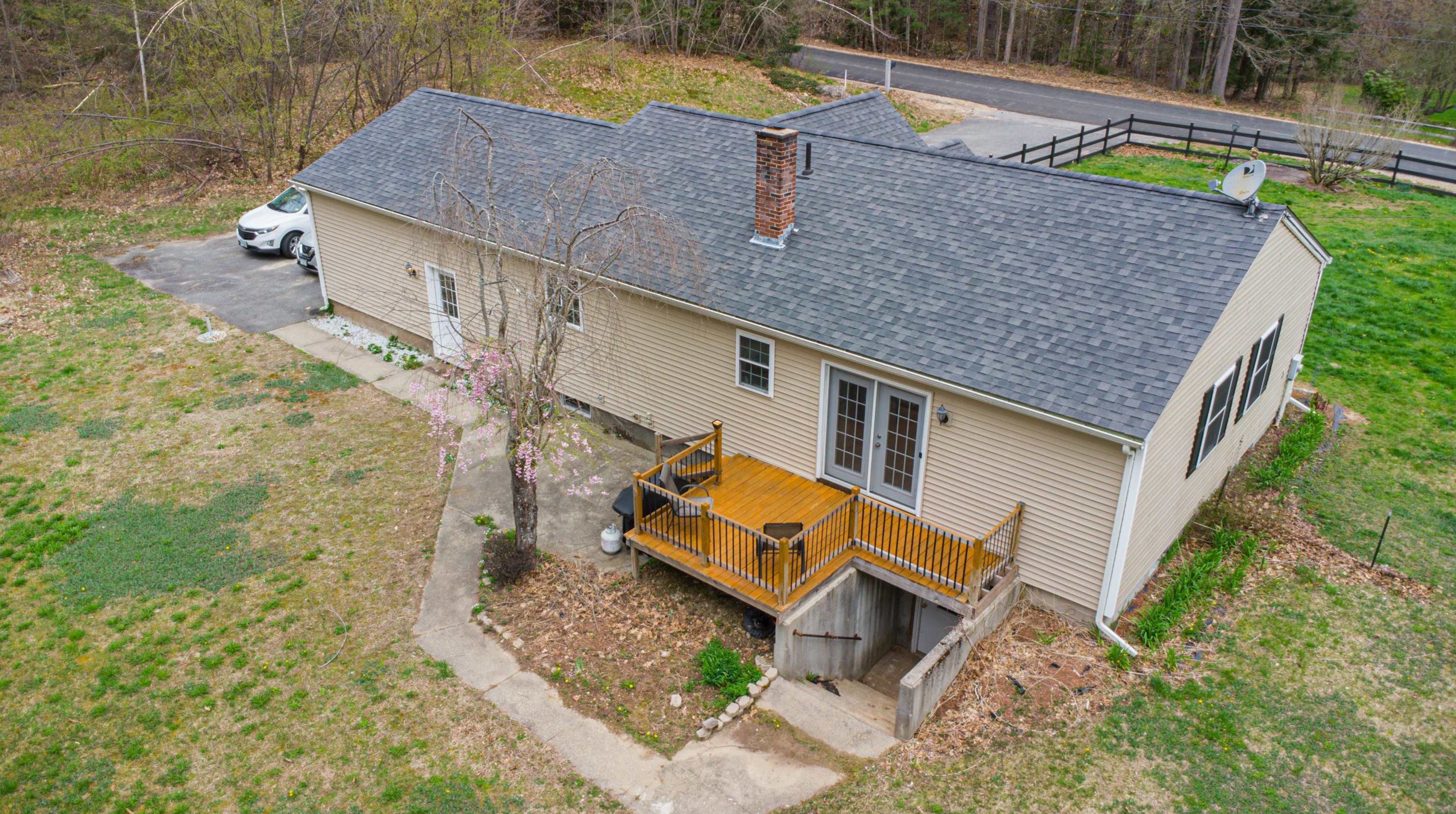 26 Hakala Dr, New Ipswich NH  03071-4013 exterior