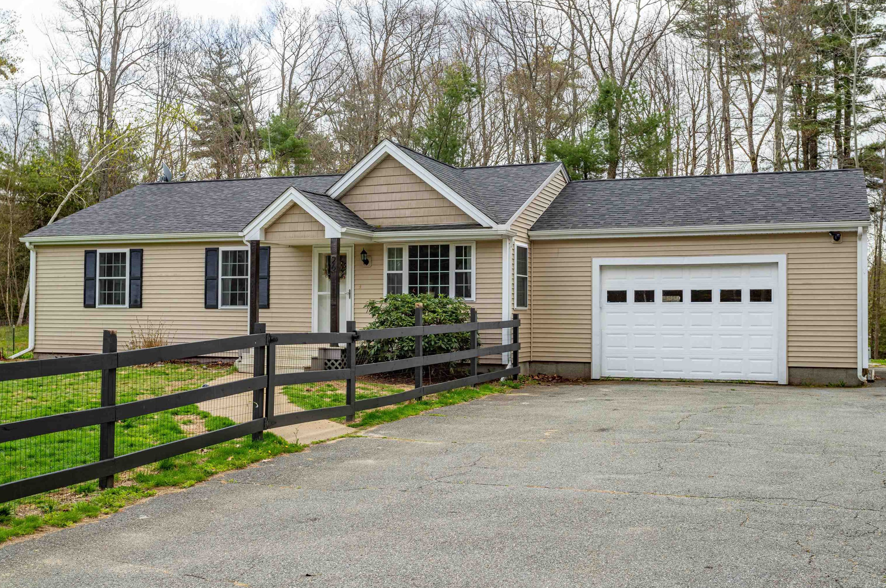 26 Hakala Dr, New Ipswich NH  03071-4013 exterior