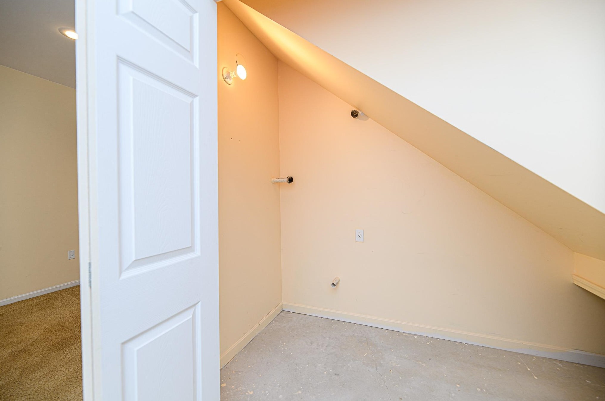 23 Cate Rd, Deerfield, NH 03037-1219