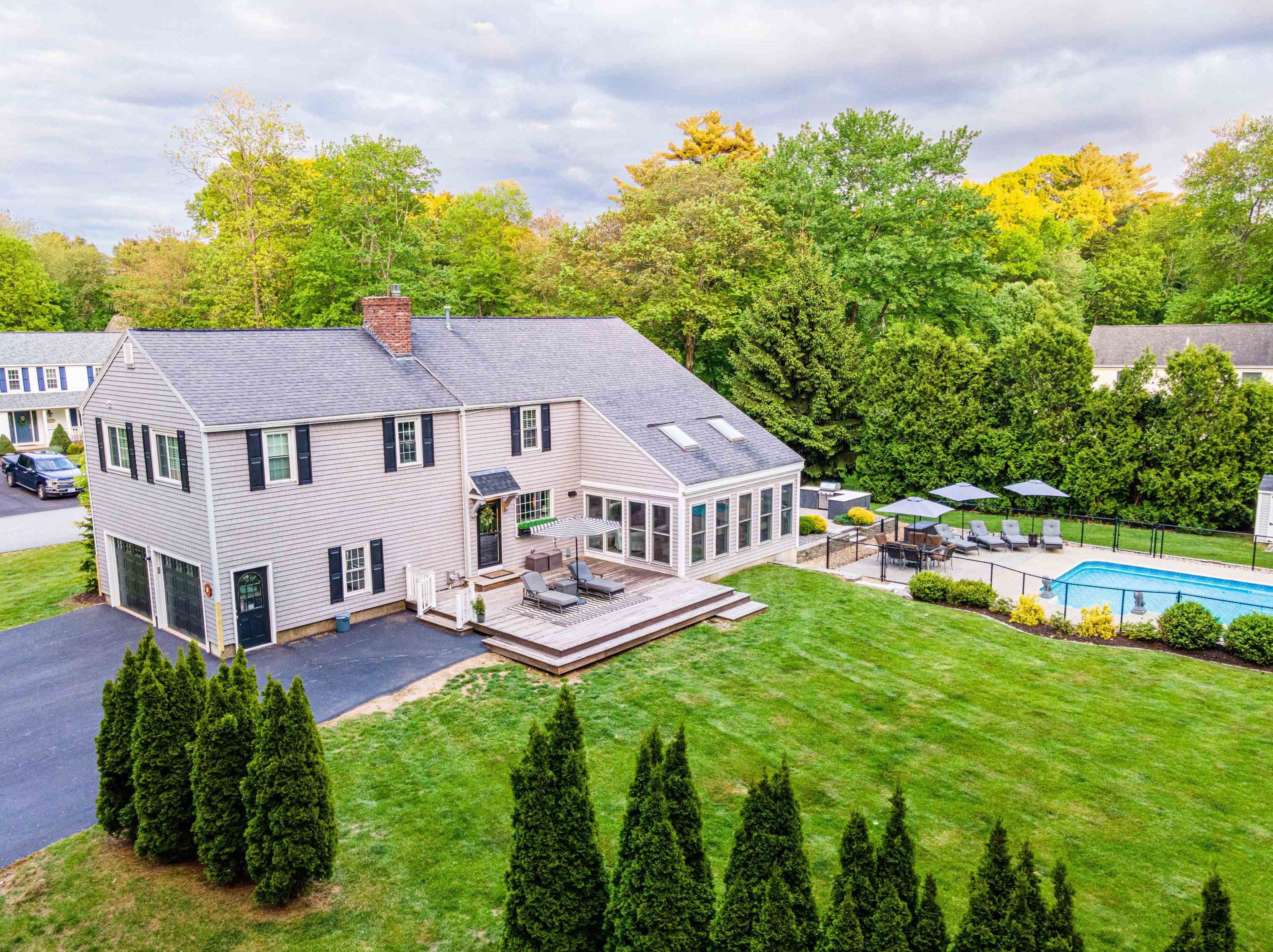 8 Cedarview Ln, Hampton, NH 03842 exterior