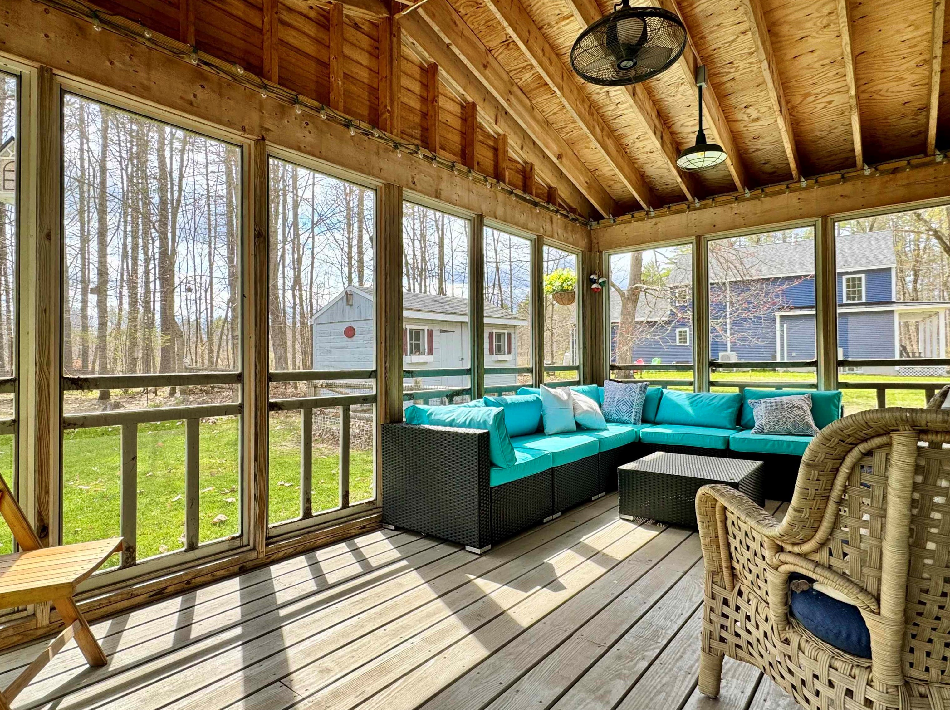 534 Franklin Pierce Hwy, Barrington NH  03825-7323 exterior