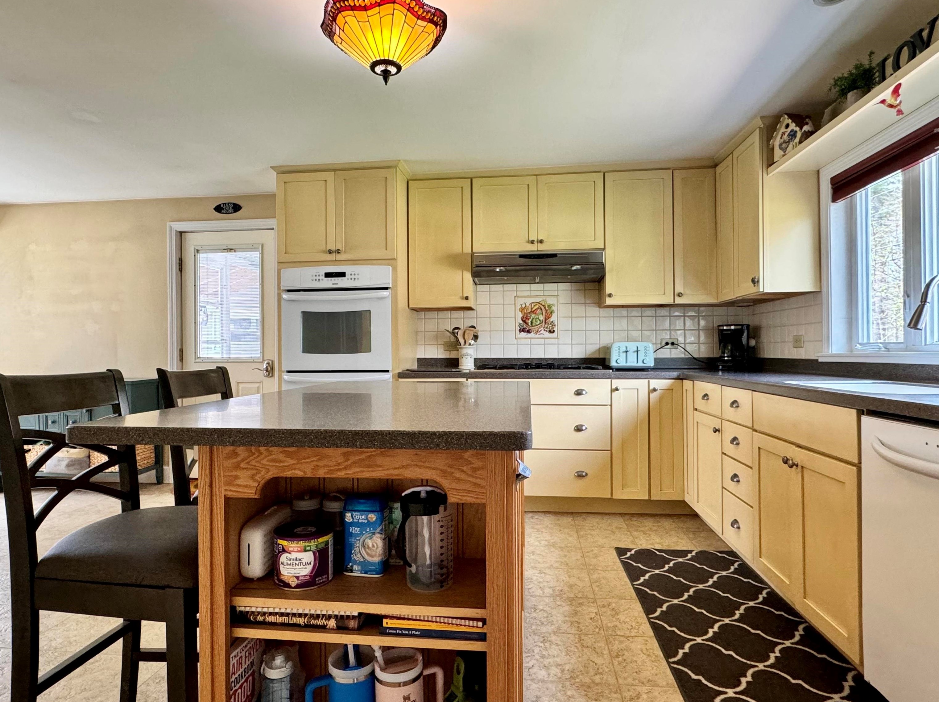 534 Franklin Pierce Hwy, Barrington NH  03825-7323 exterior