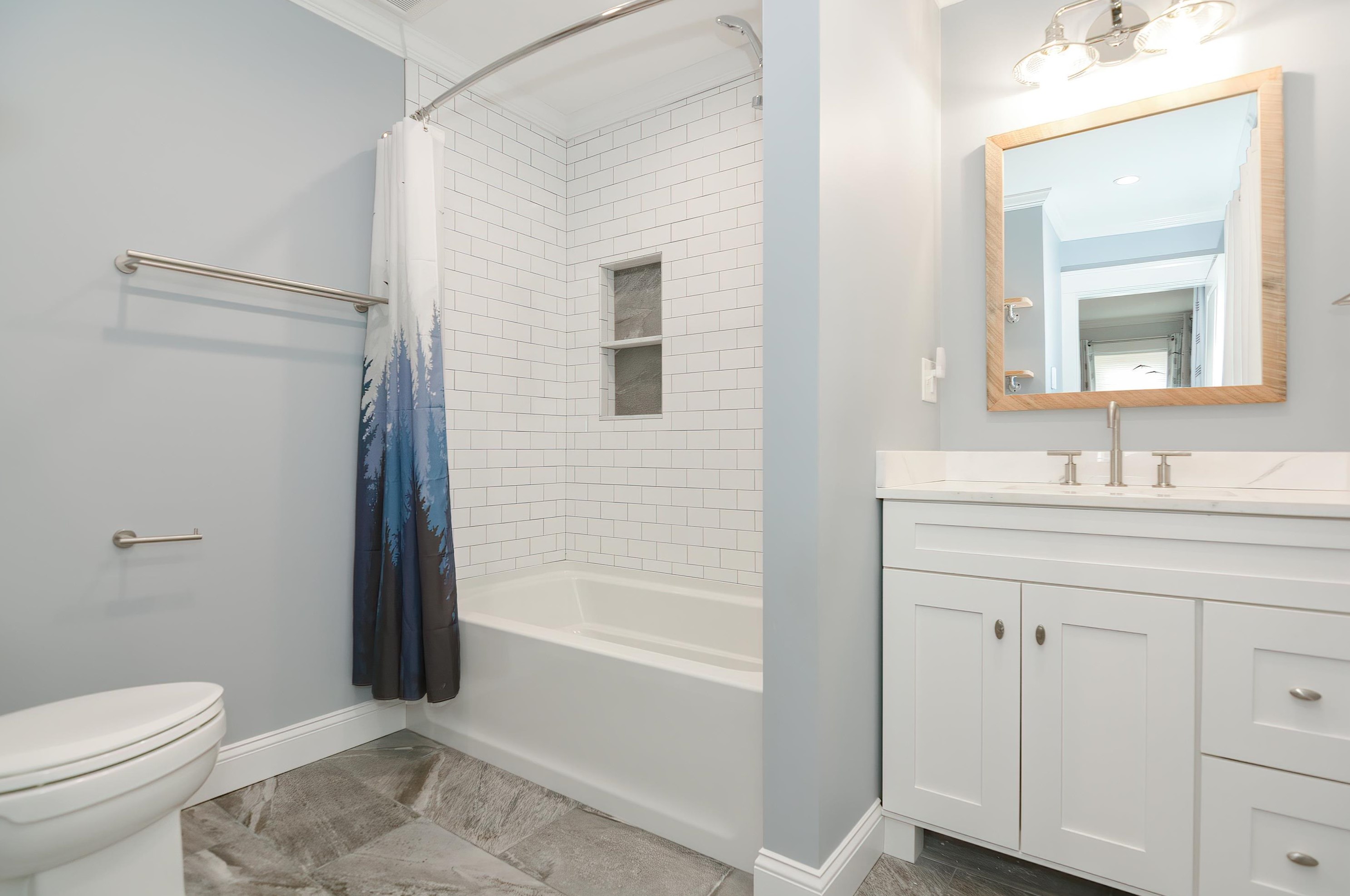 21 Fifield St, Nashua NH 03060-5177 exterior