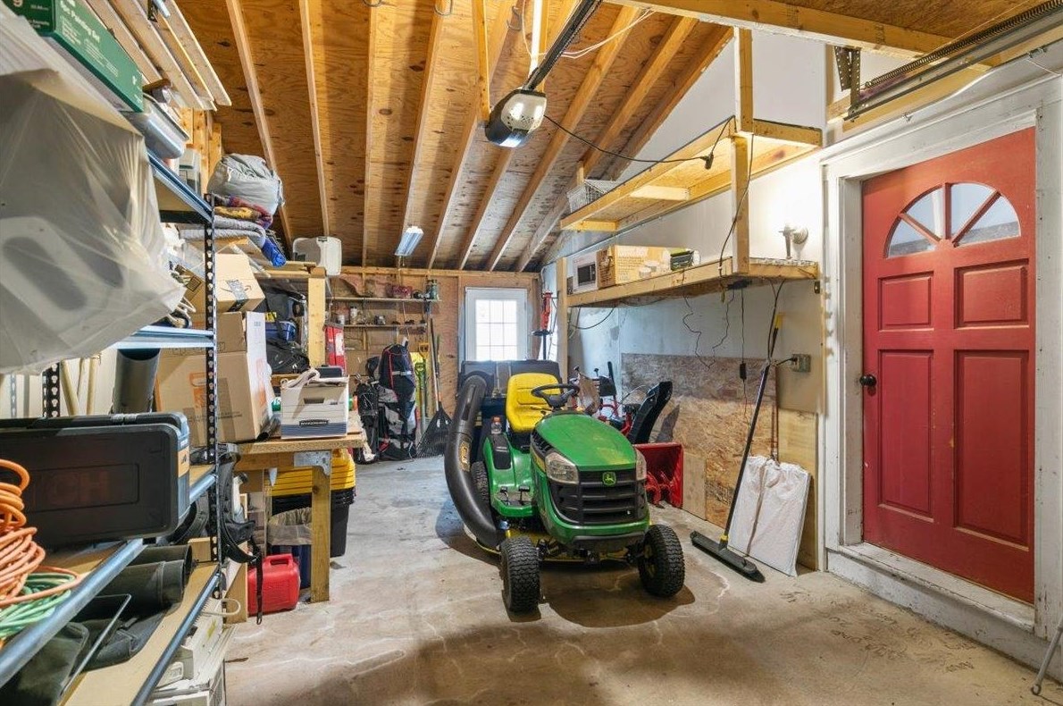 273 Main St, Danville NH  03819-3233 exterior